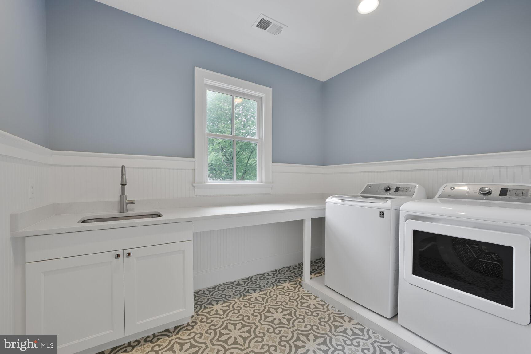 LEE HEIGHTS - Residential