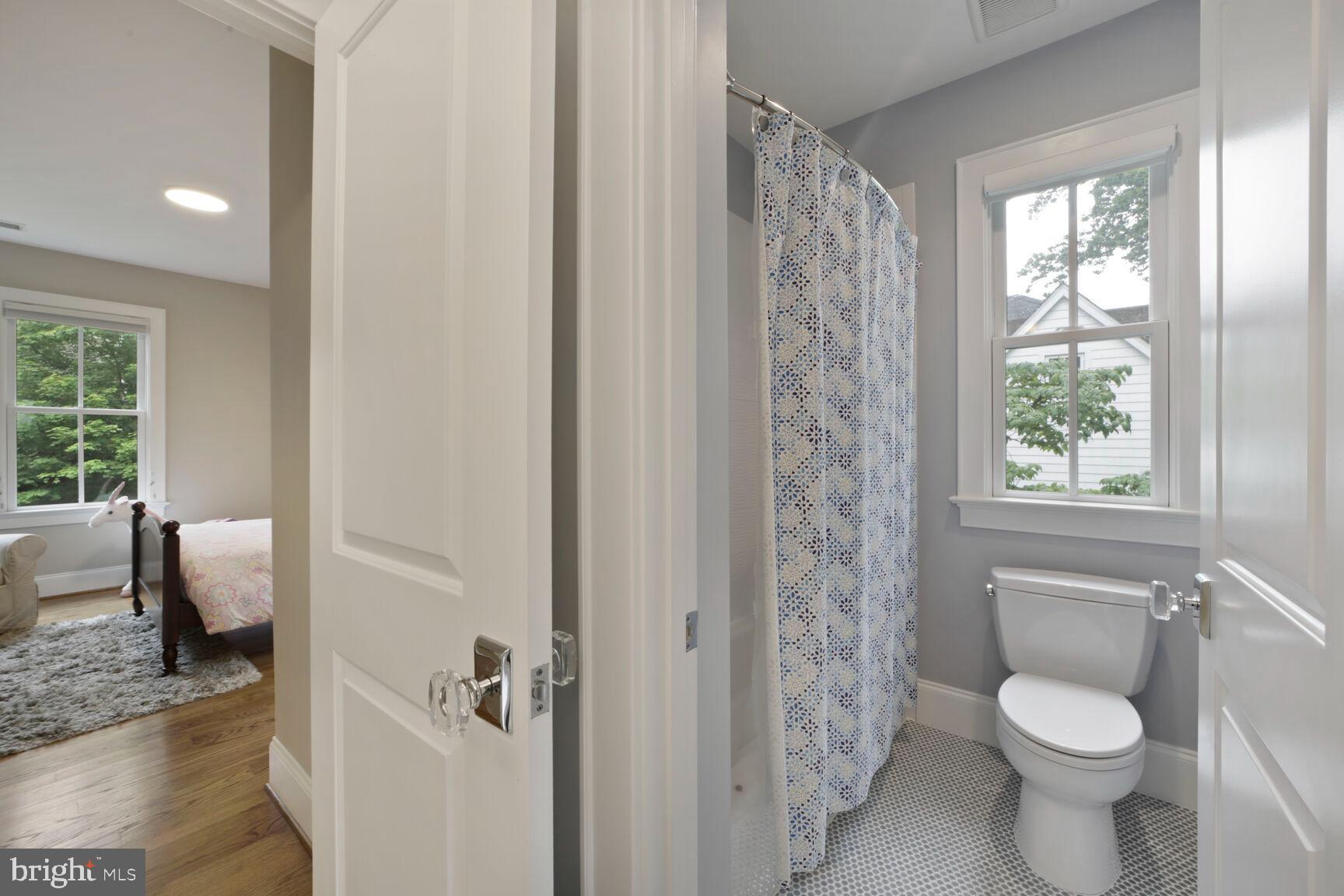 LEE HEIGHTS - Residential