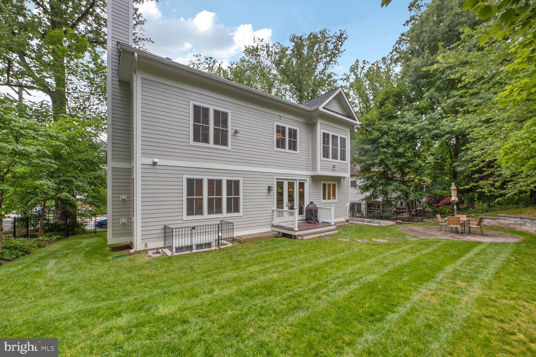 LEE HEIGHTS - Residential