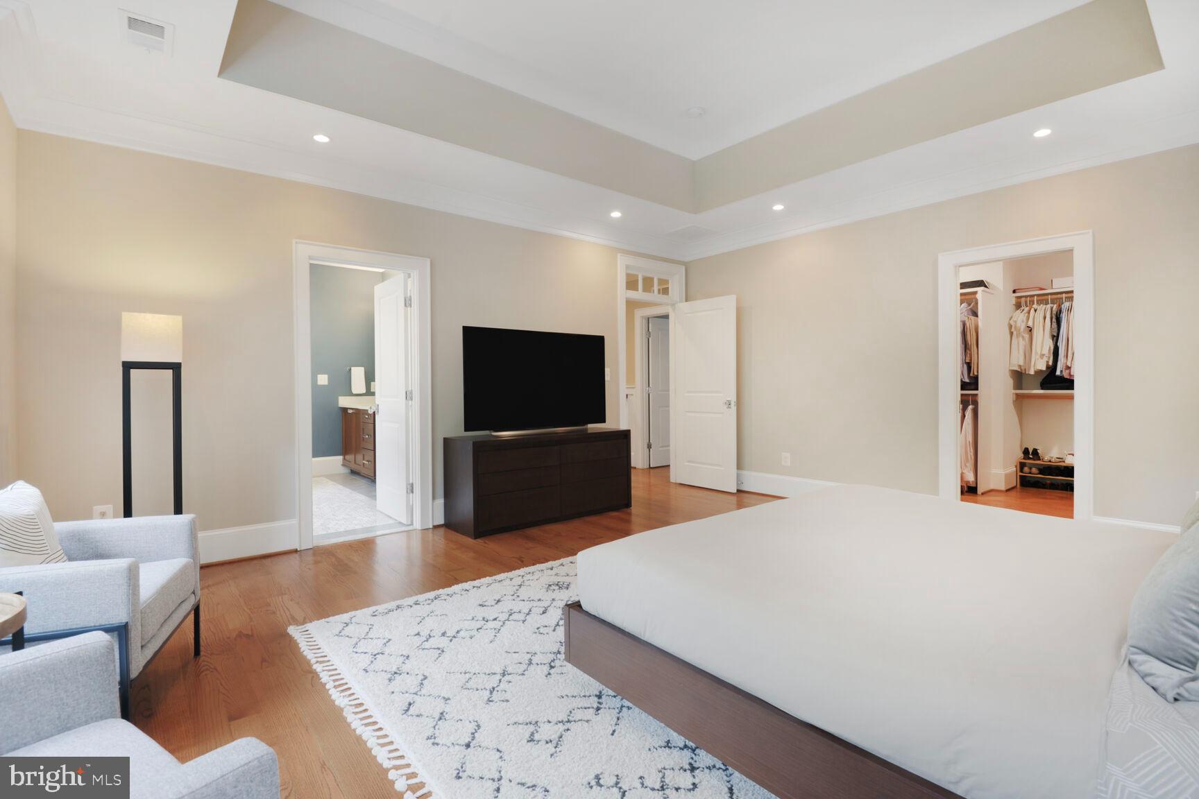 LEE HEIGHTS - Residential