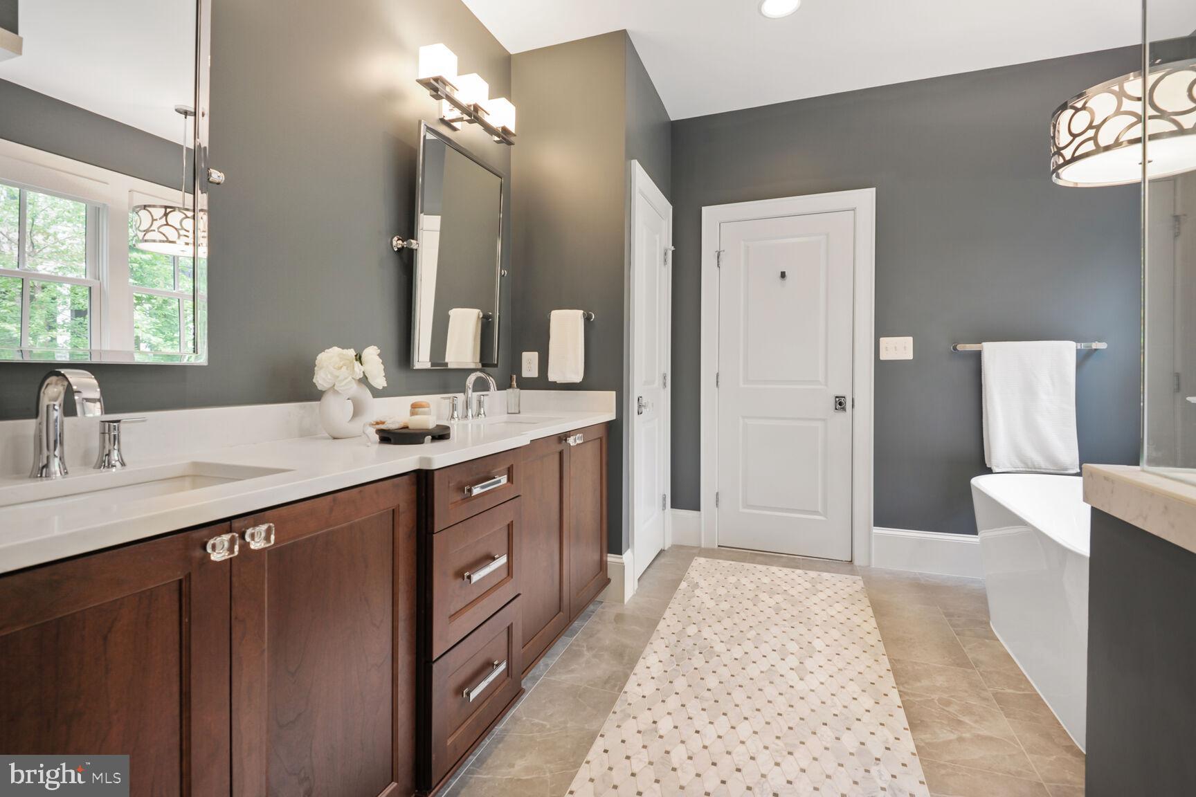 LEE HEIGHTS - Residential