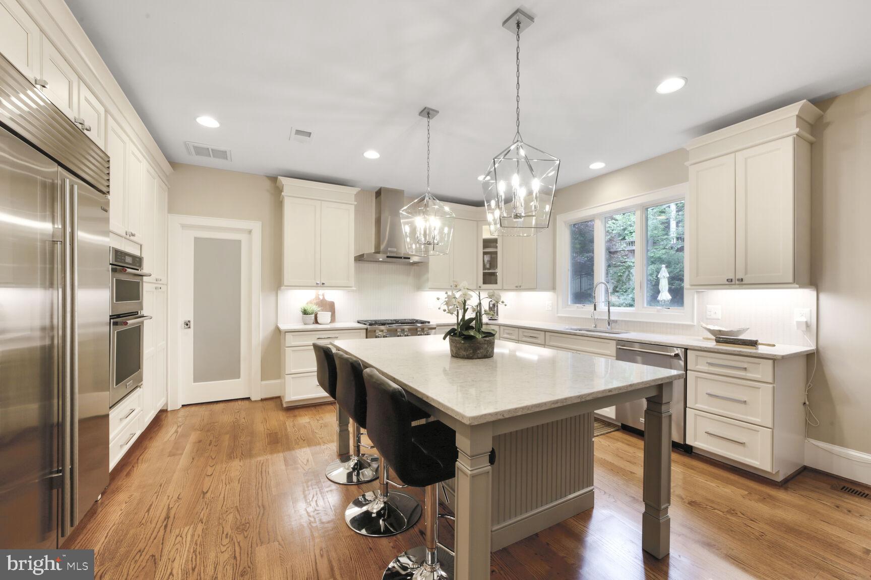 LEE HEIGHTS - Residential