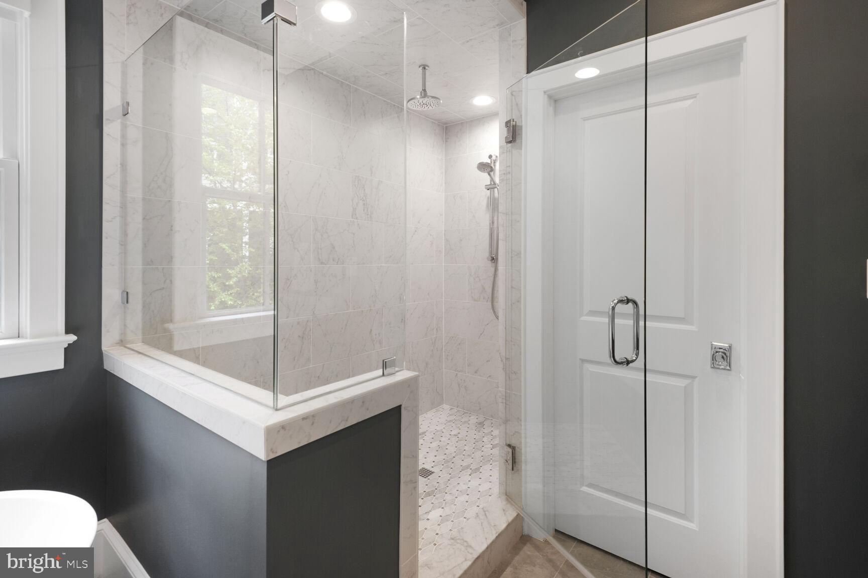 LEE HEIGHTS - Residential