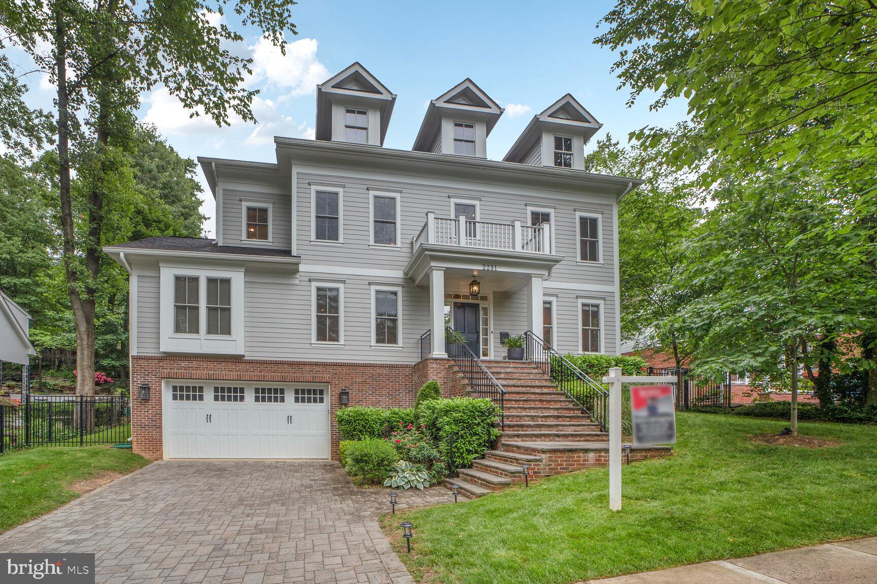 2231 N VERMONT STREET