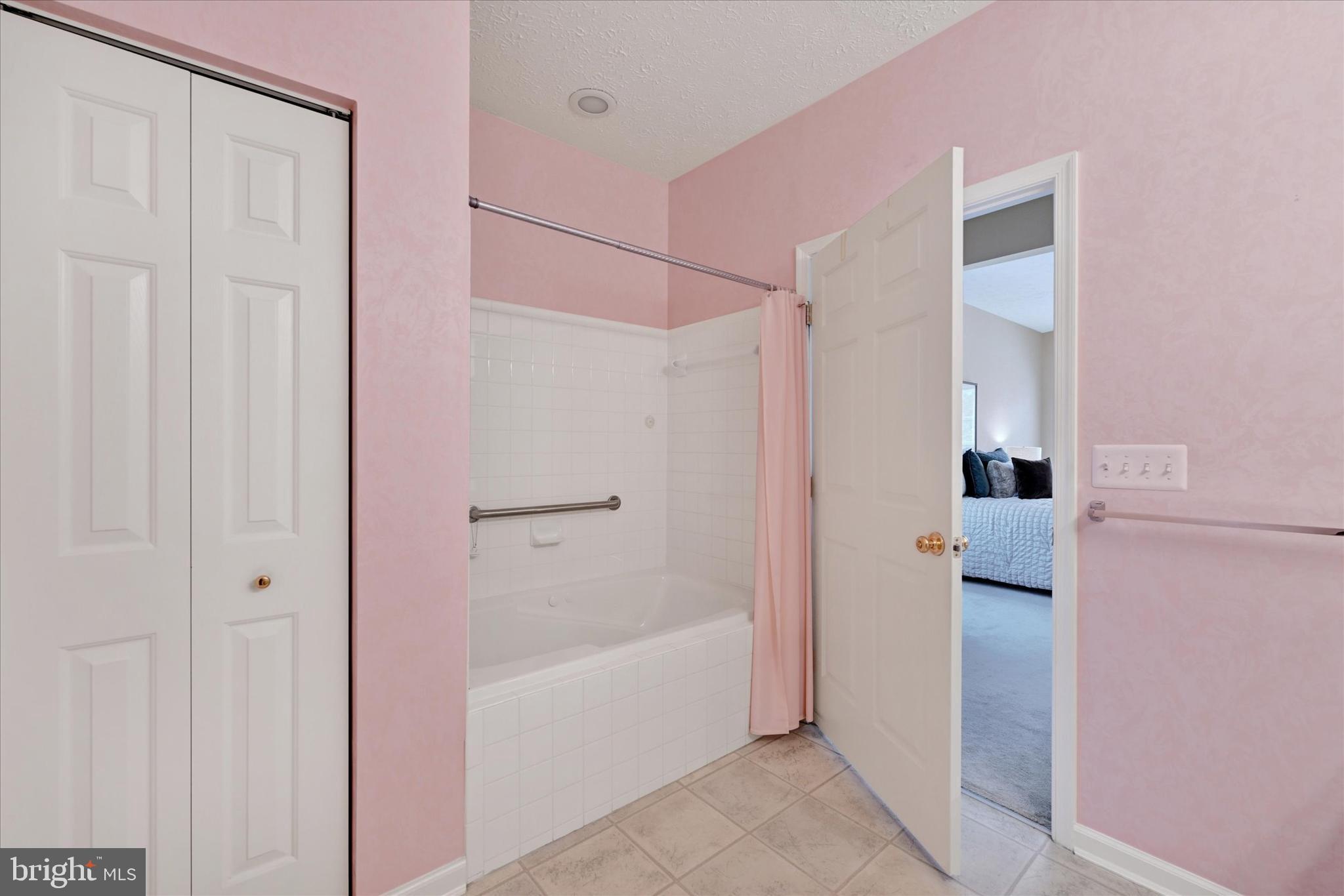 PERRY HALL FARMS GARDEN CONDOS - Residential