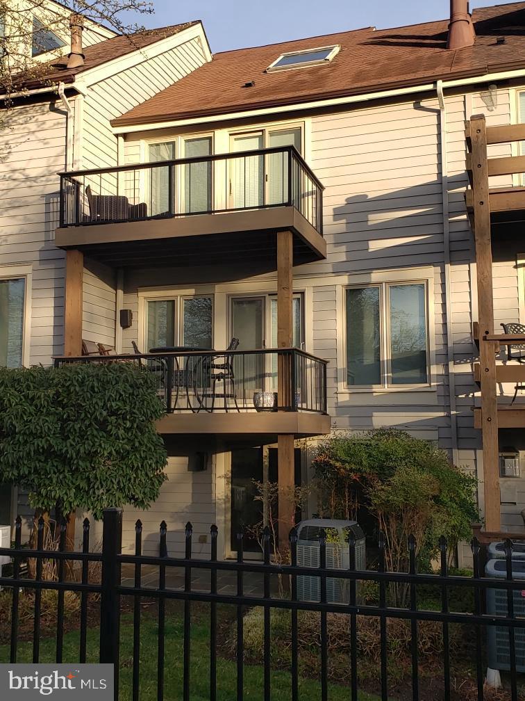 15 CHESAPEAKE LANDING