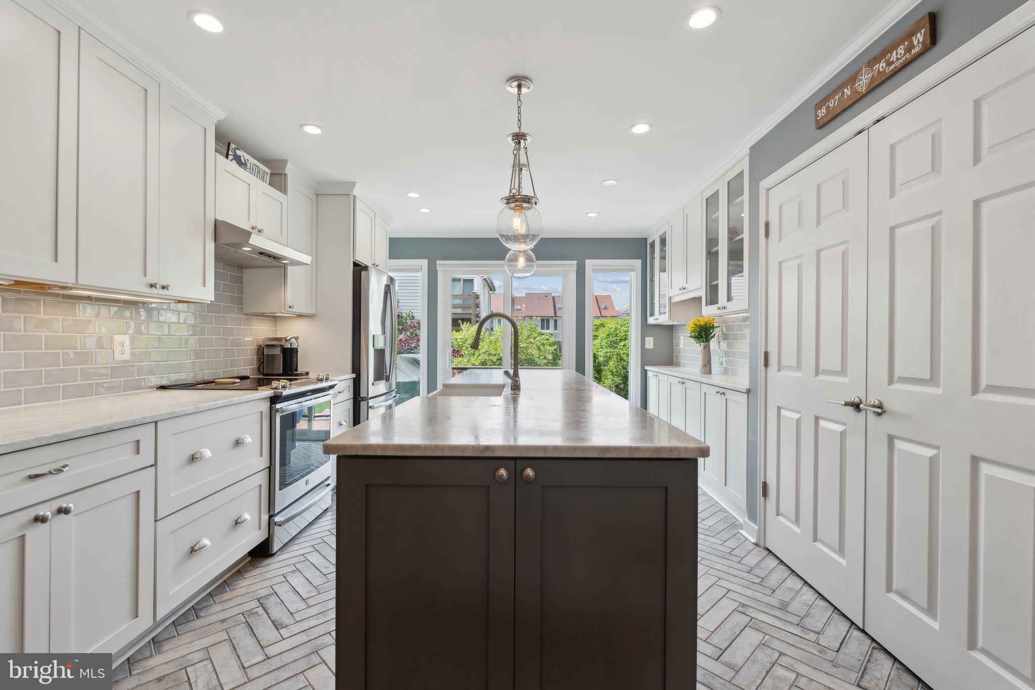 CHESAPEAKE LANDING - Residential