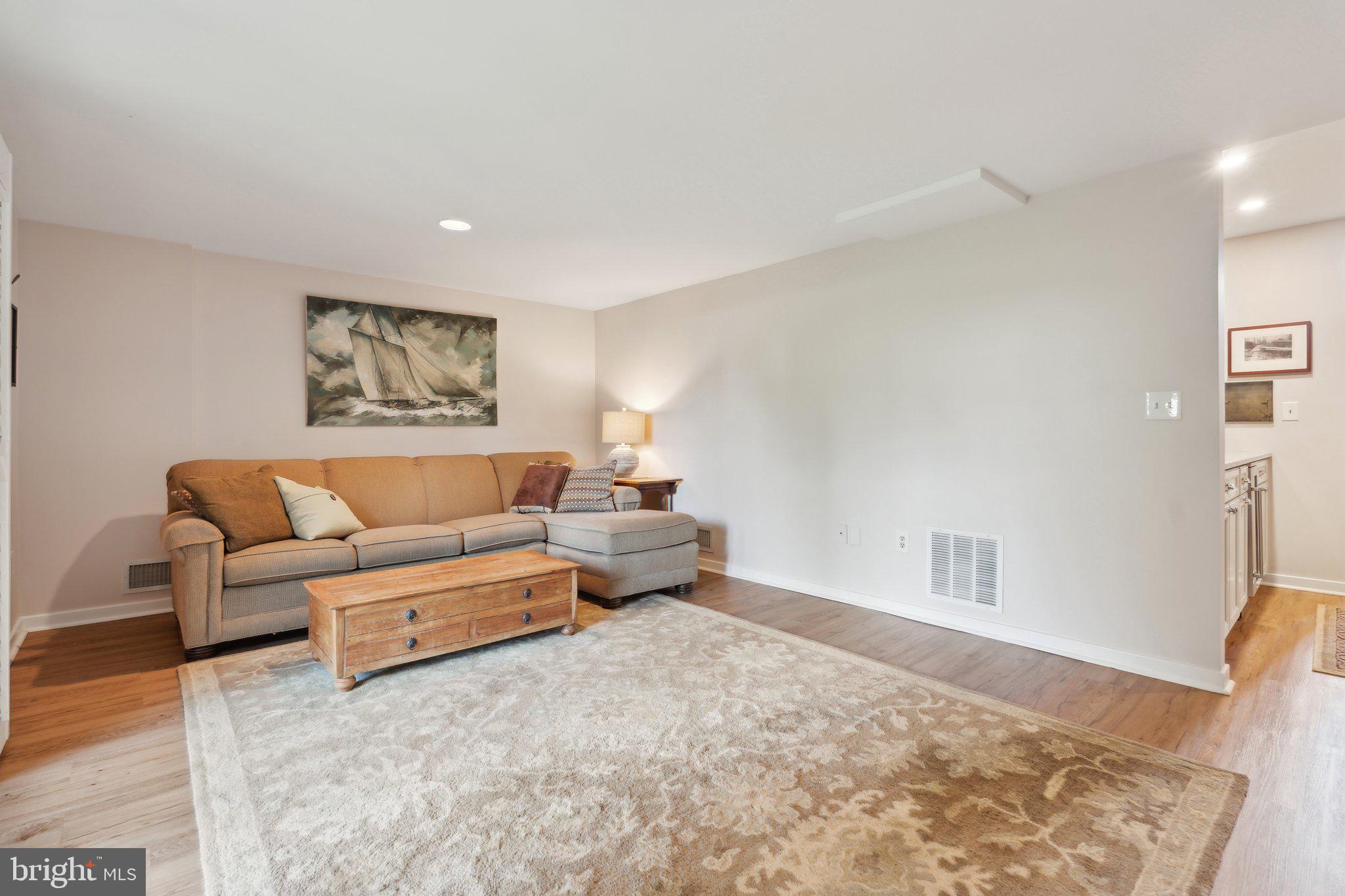 CHESAPEAKE LANDING - Residential