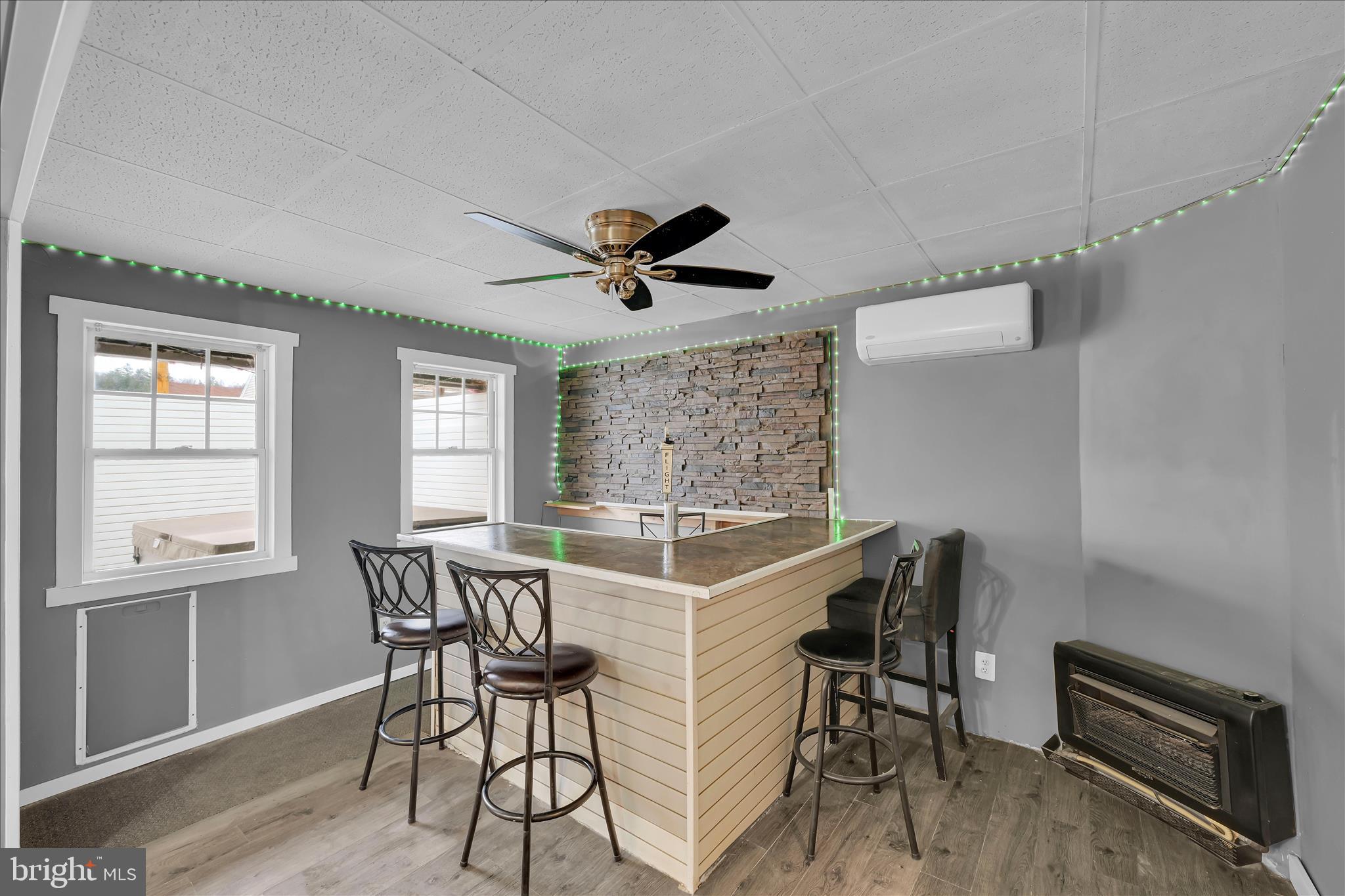 WEST END - Residential