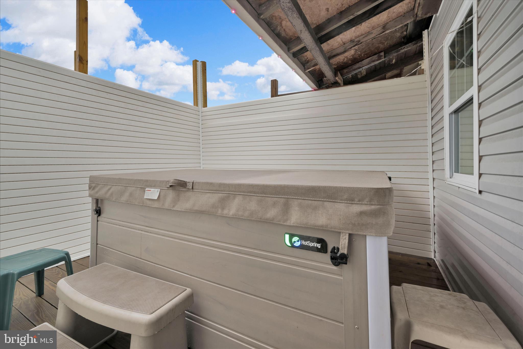 WEST END - Residential