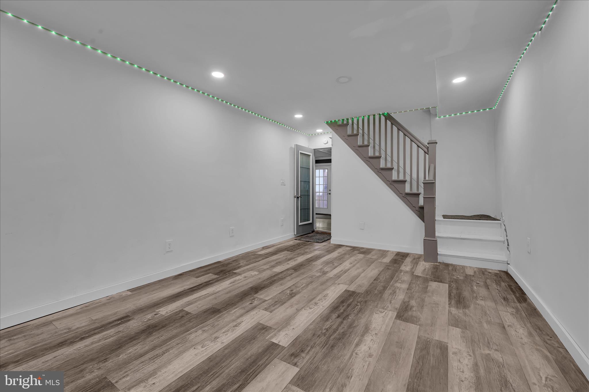 WEST END - Residential