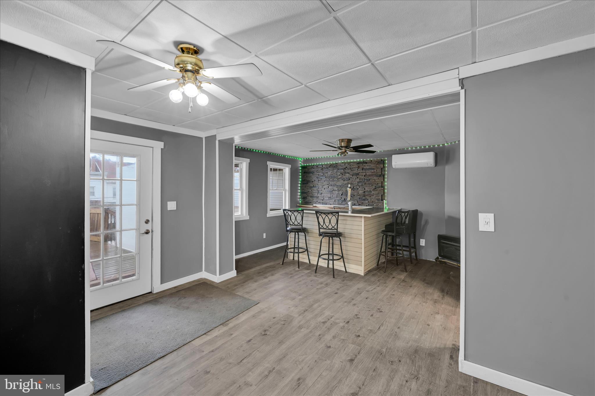 WEST END - Residential