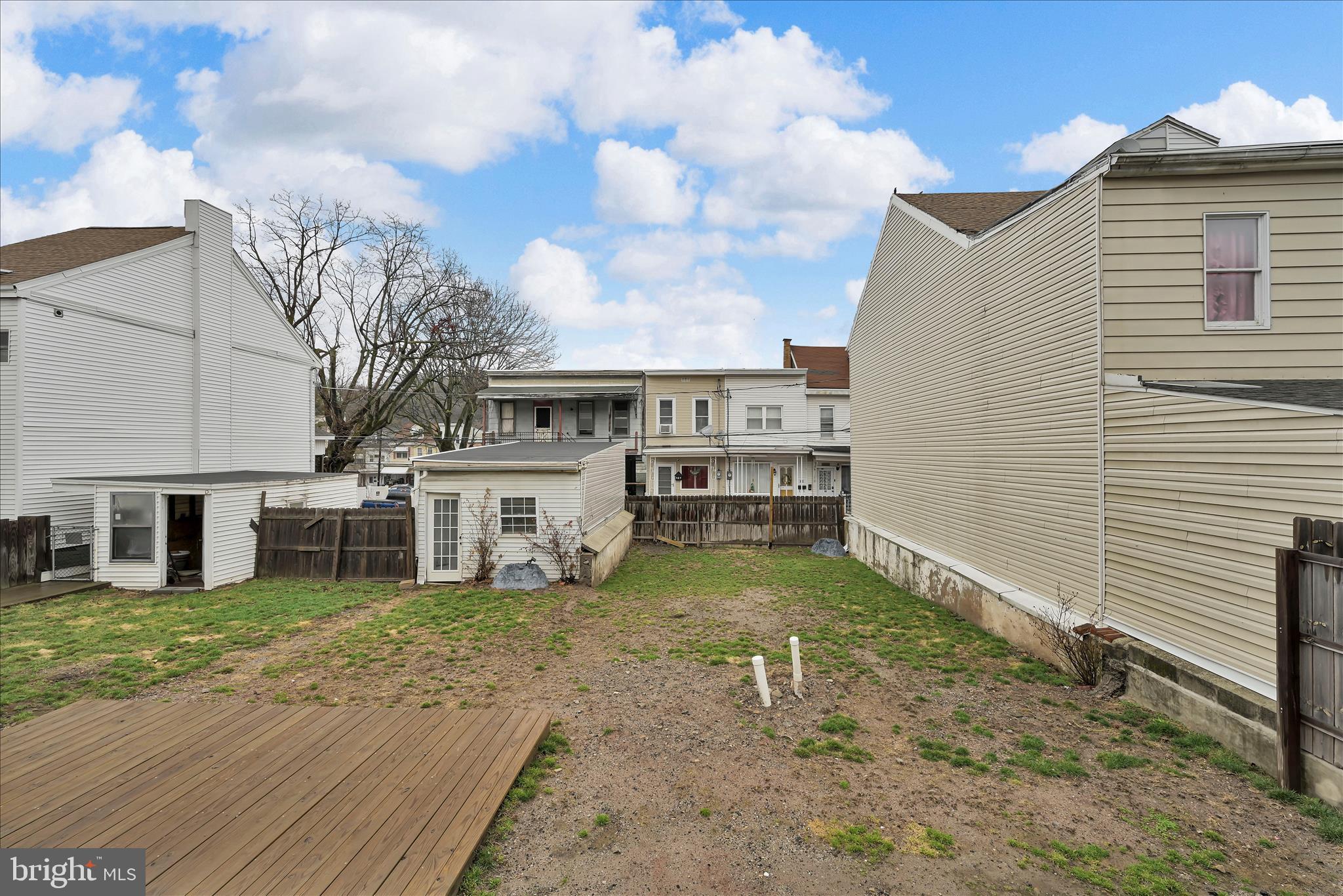 WEST END - Residential