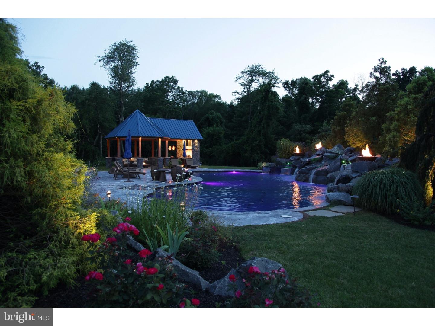 CHAPMANS CORNER - Residential