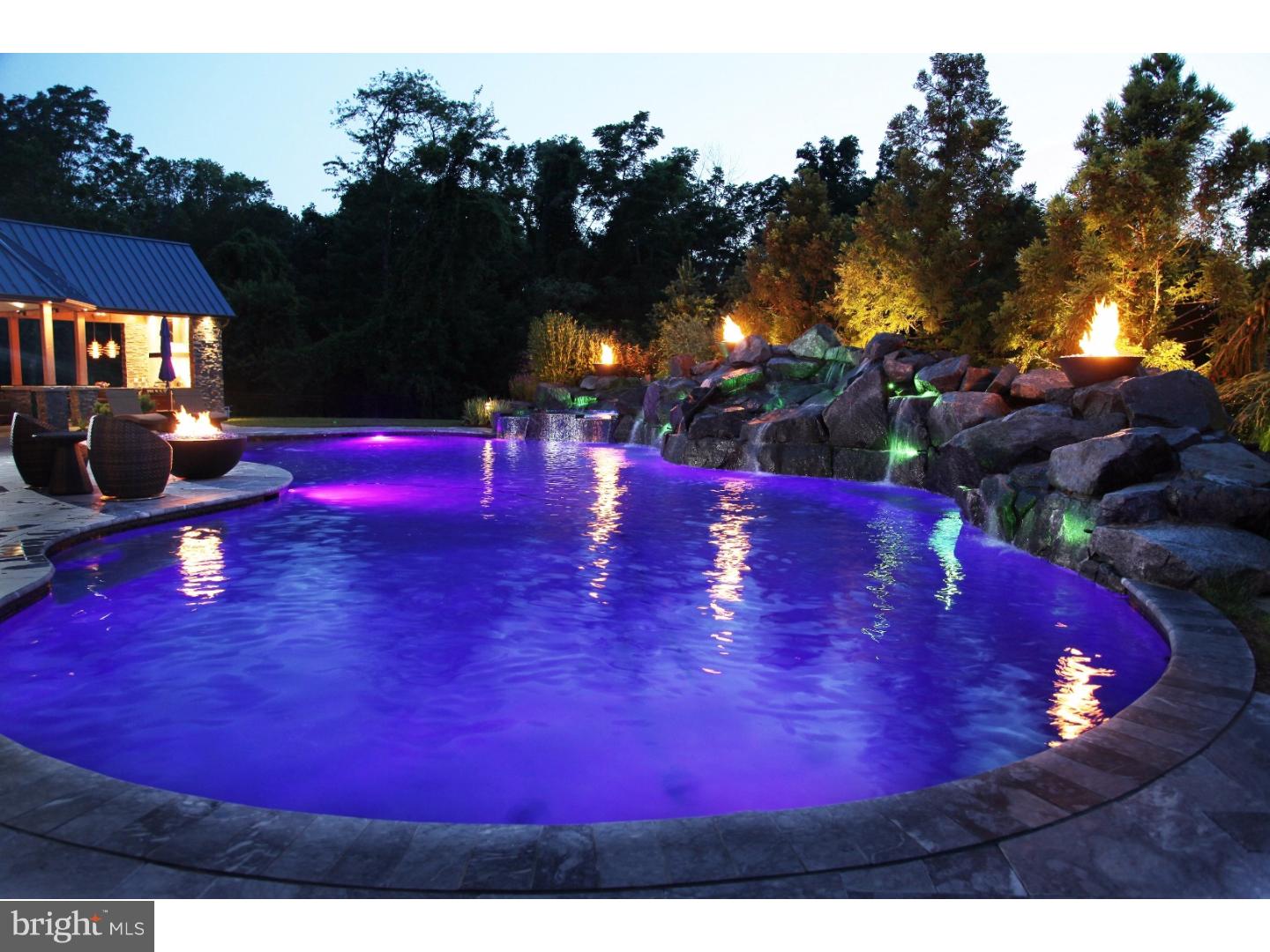 CHAPMANS CORNER - Residential