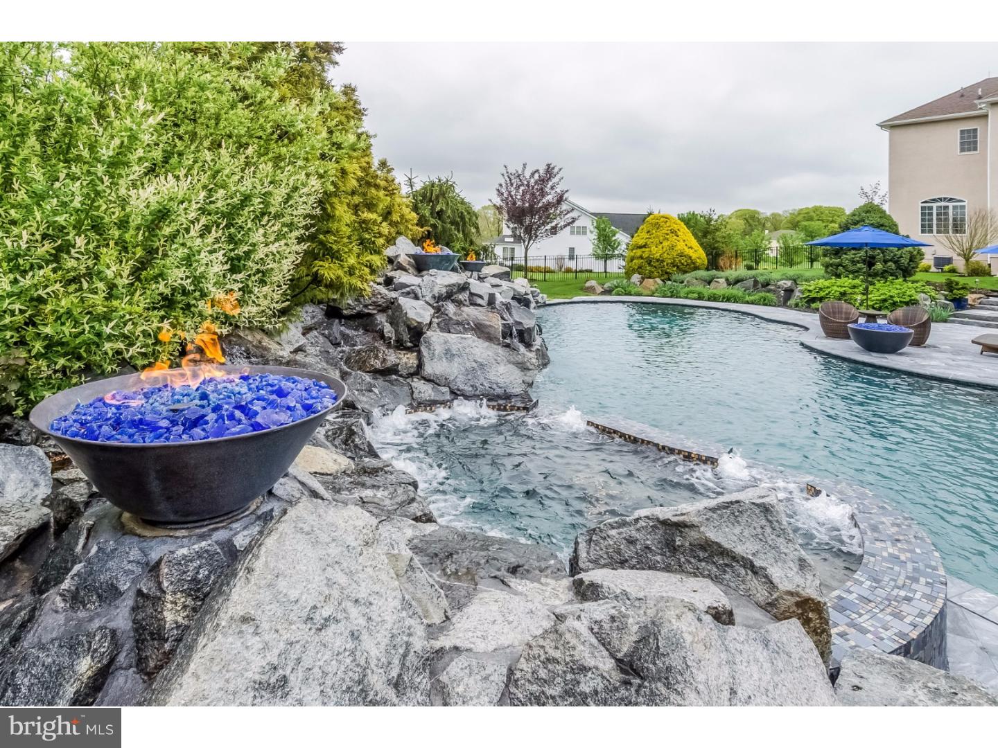 CHAPMANS CORNER - Residential