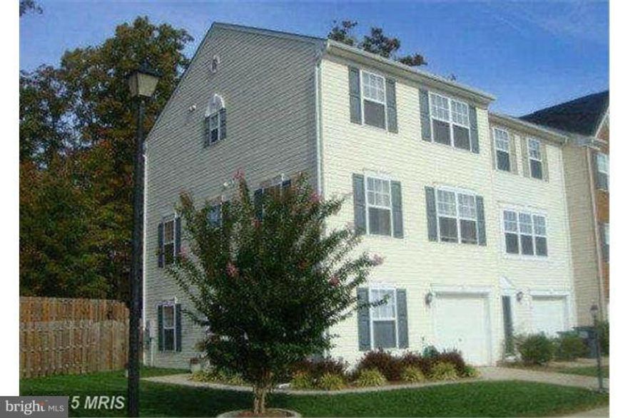 BRIGHT and SPACIOUS 3 bedroom, 4 bathroom end-unit townhome with garage. Well maintained, open floor plan, deck off kitchen, fully fenced extended backyard, master bedroom with walk-in closet and the list goes on. True pride of ownership shows here. Cool off in the community pool this summer! Hurry, this one WON'T LAST LONG! Agent related to owner. Good credit and references required. Pets CBC.