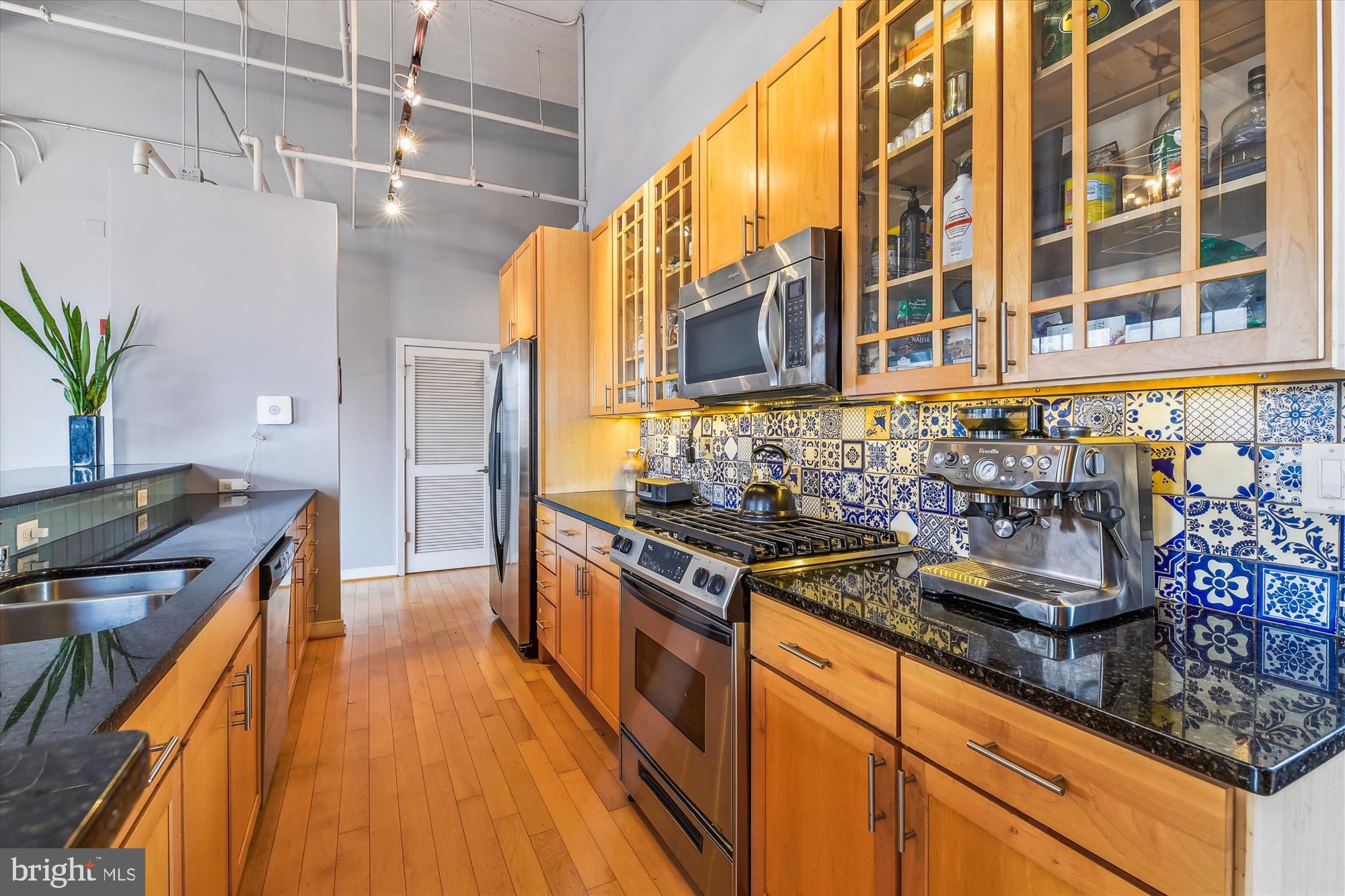 BRECO CONDOMINIUMS - Residential