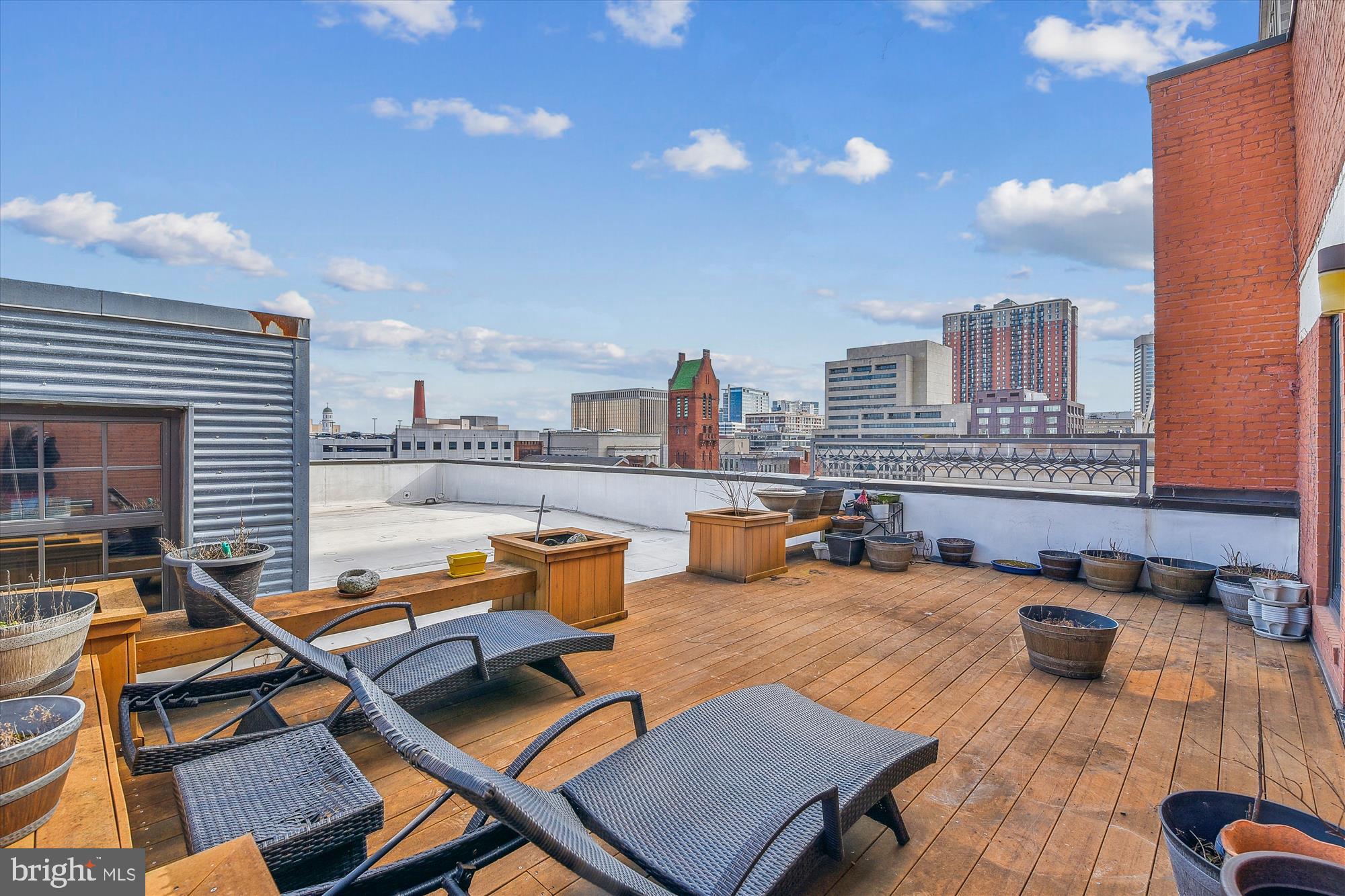 BRECO CONDOMINIUMS - Residential