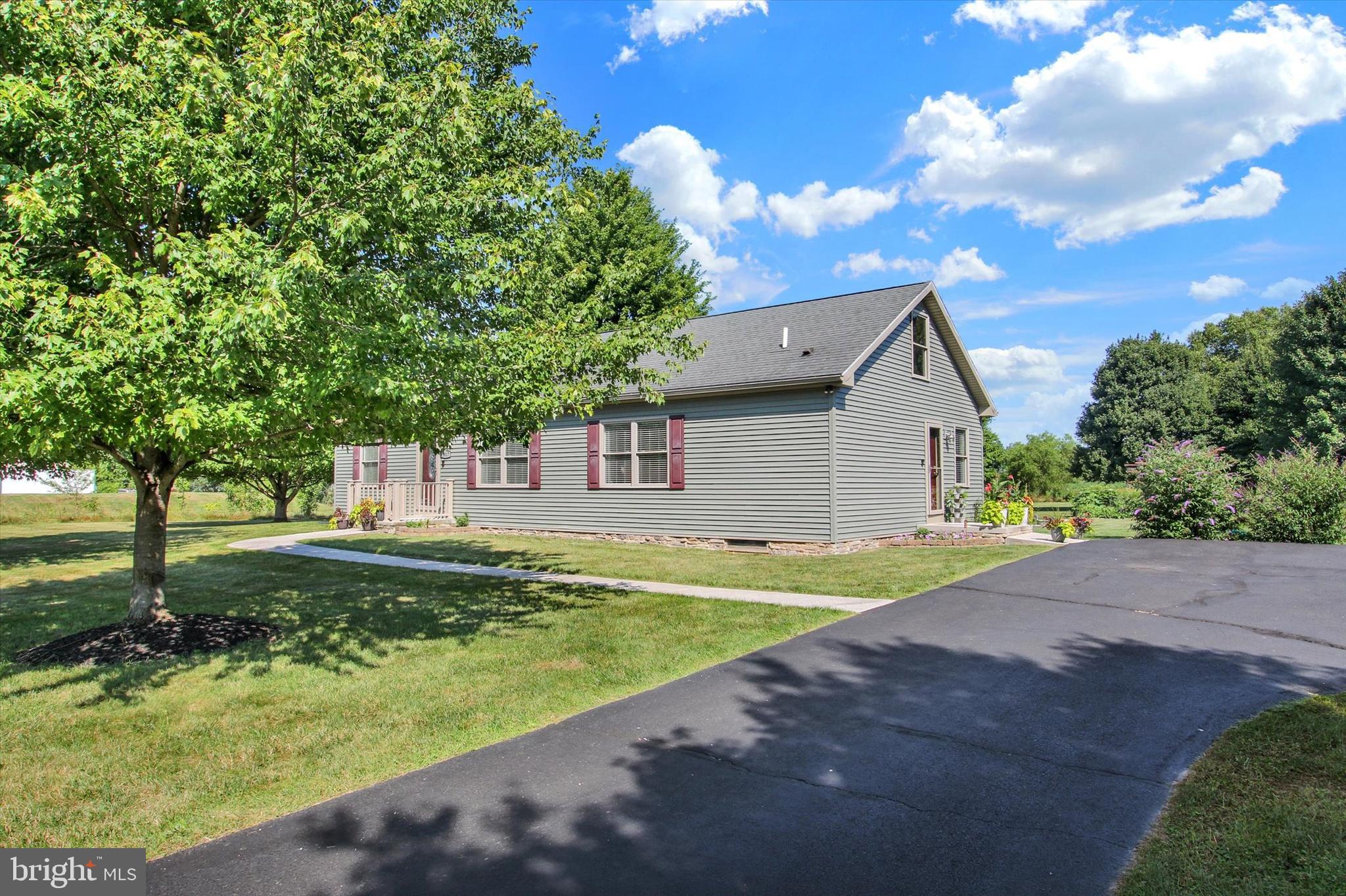 1017 RAILROAD LANE