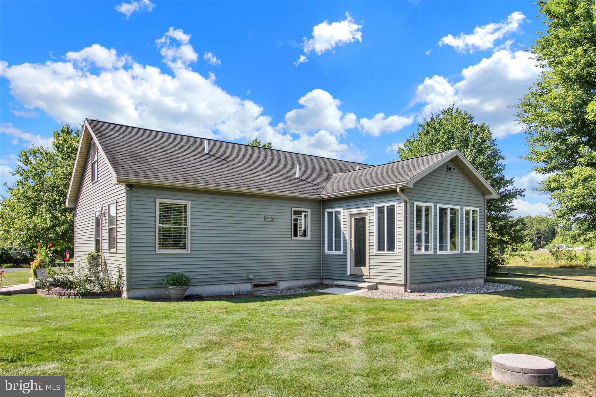 1017 RAILROAD LANE