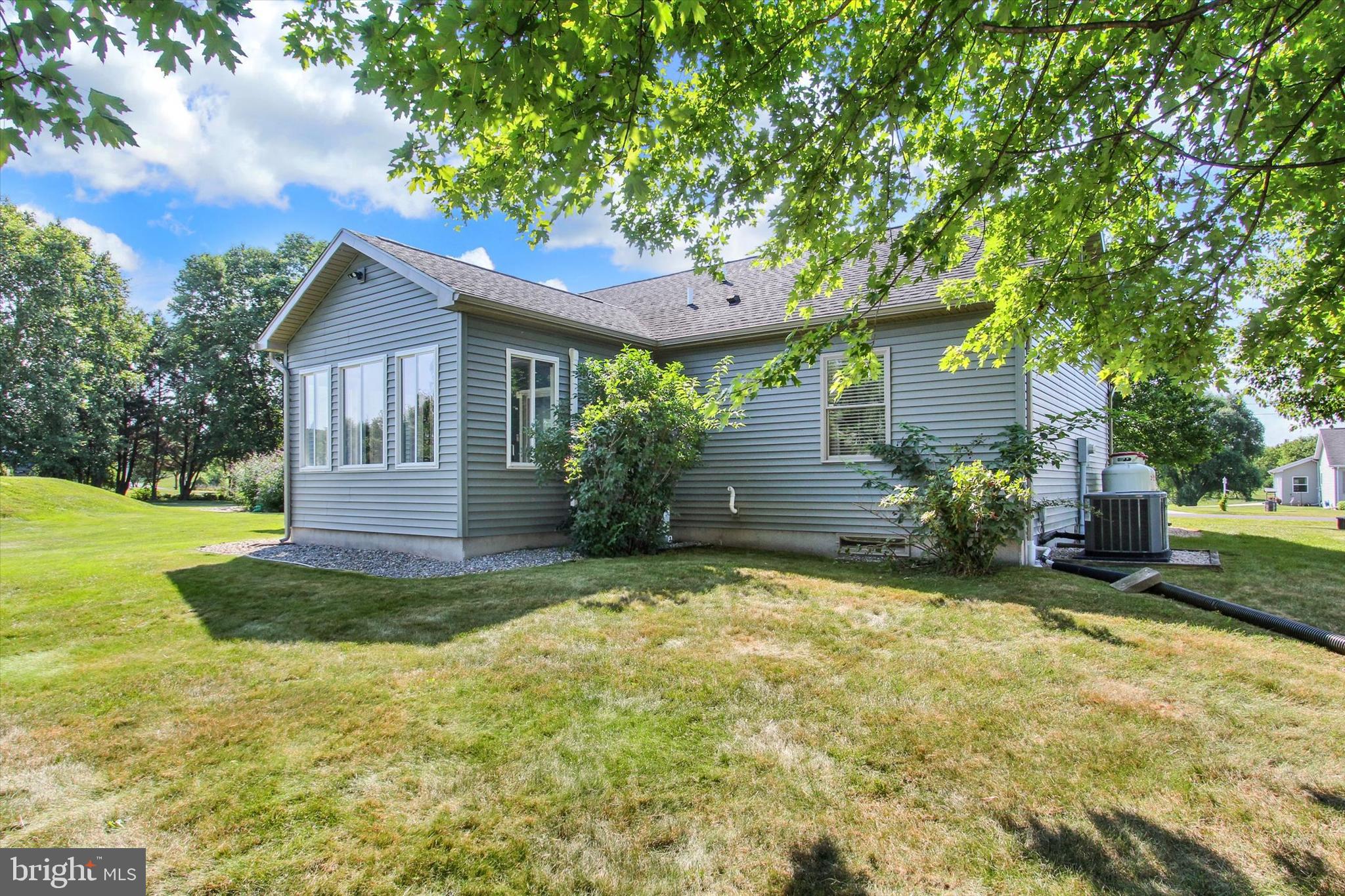 1017 RAILROAD LANE