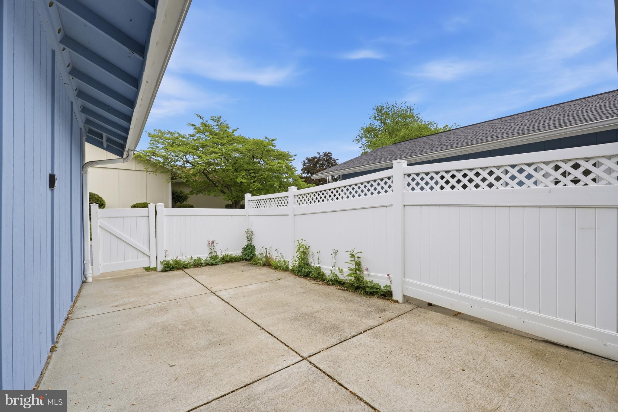 ROSSMOOR MUTUAL #13 - Residential
