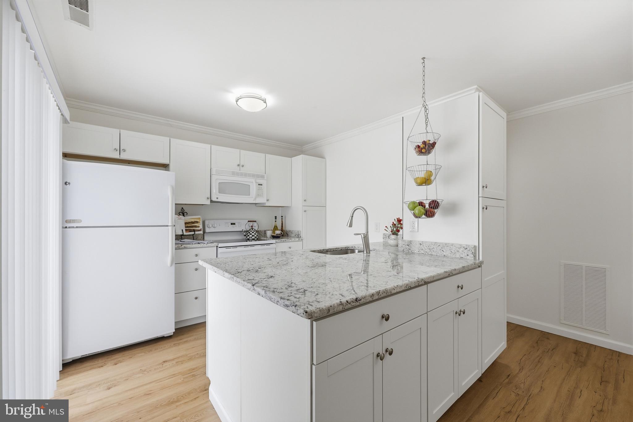 ROSSMOOR MUTUAL #13 - Residential