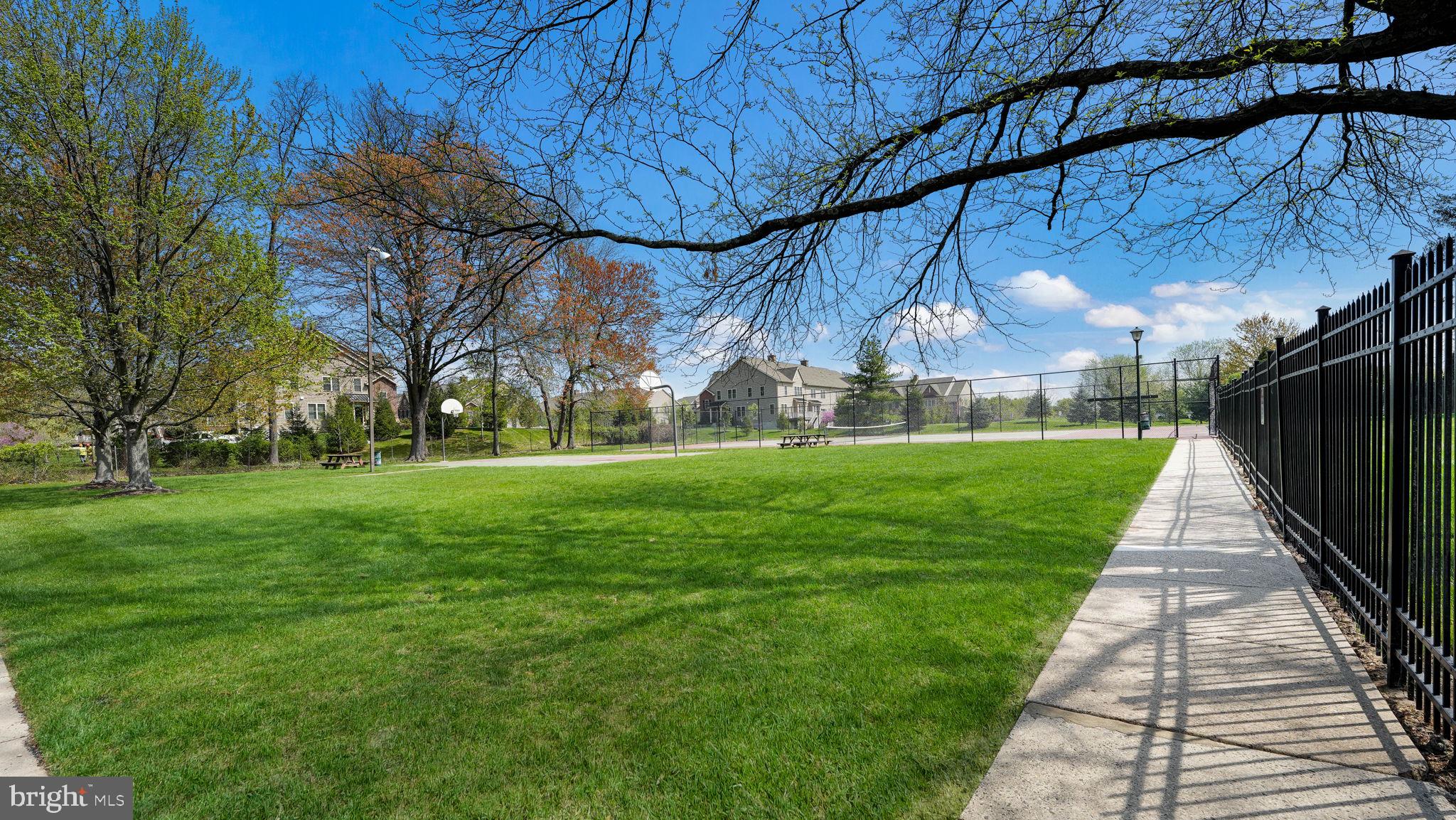 HEADLEY TRACE - Residential