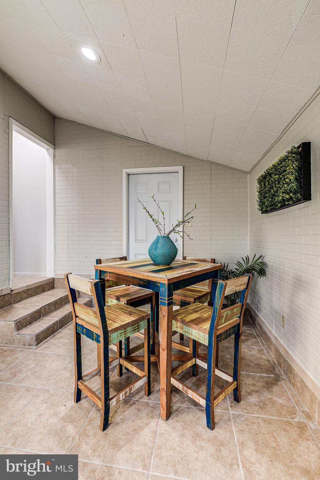 SUBURBIA - Residential