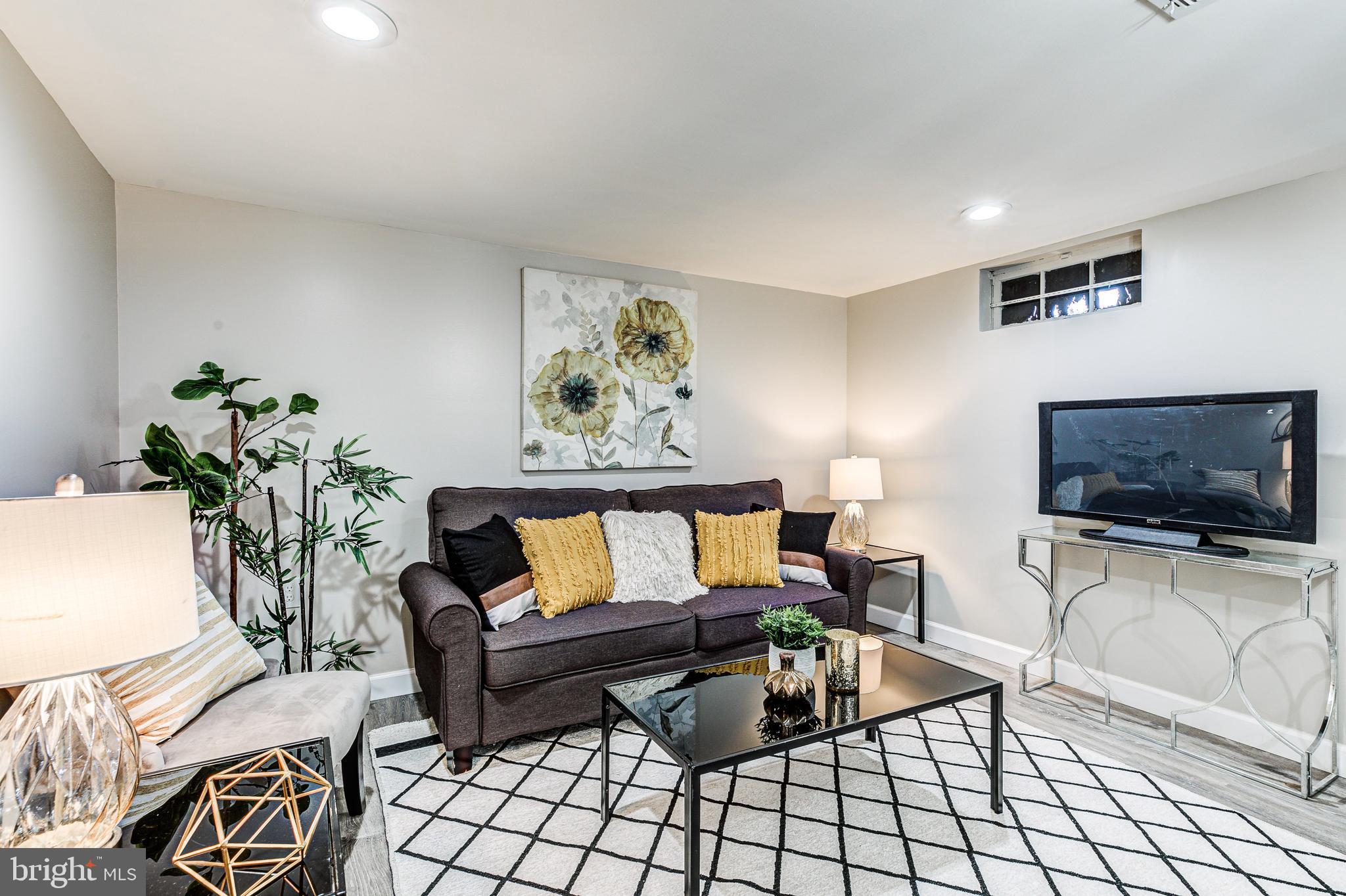 SUBURBIA - Residential