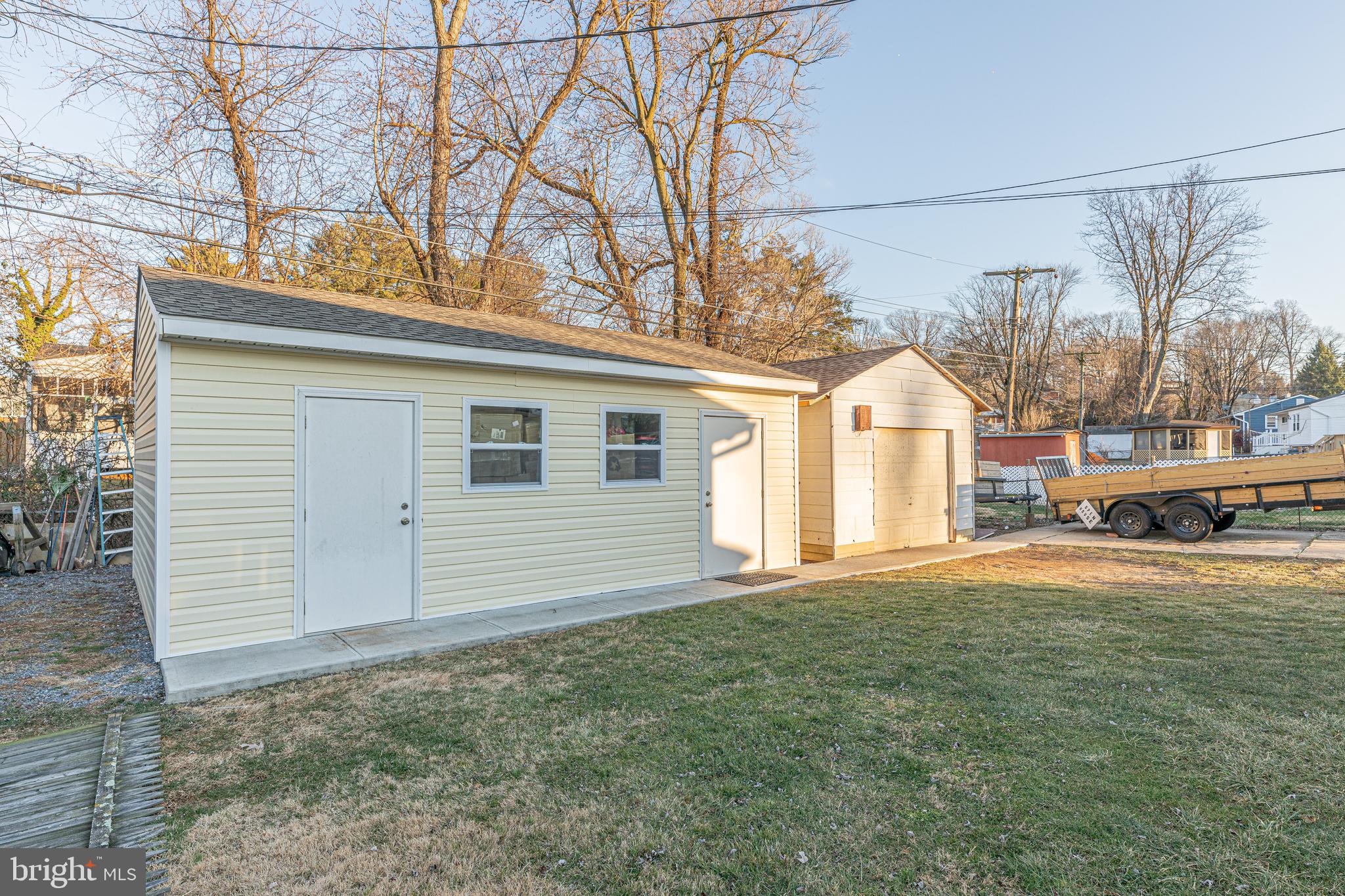 SUBURBIA - Residential