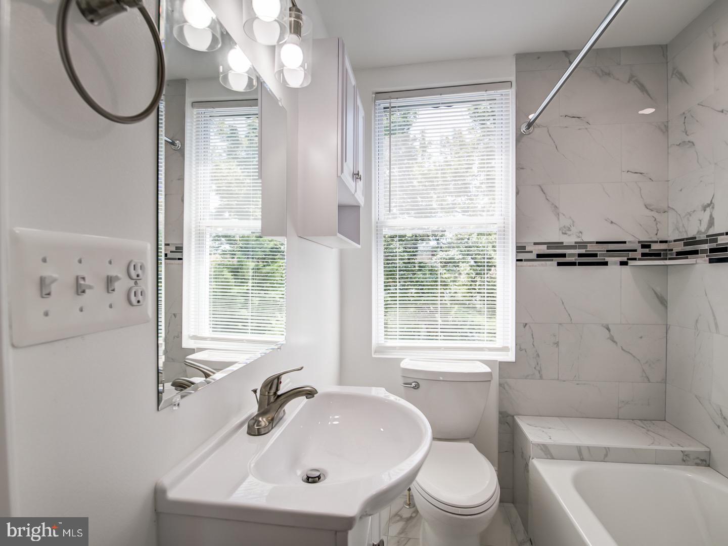 LEDROIT PARK - Residential Lease