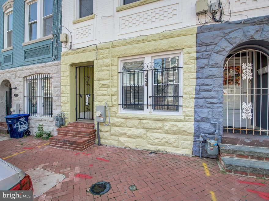 Move in availability August 7th- Tours can be scheduled 

Blend of historic charm and modern comfort—hardwoods, brick exterior, renovated living spaces
Ideal layout for roommates or families—bedrooms separated by floors ensure privacy
Convenient urban living with washer/dryer in-unit, off-street parking, and proximity to downtown attractions

This townhouse offers spacious, updated living in one of DC’s most desirable historic neighborhoods. With 4 bedrooms across three levels, modern finishes, and a central location, it’s a top choice for professionals, families, or roommates seeking comfort and convenience near Downtown DC.