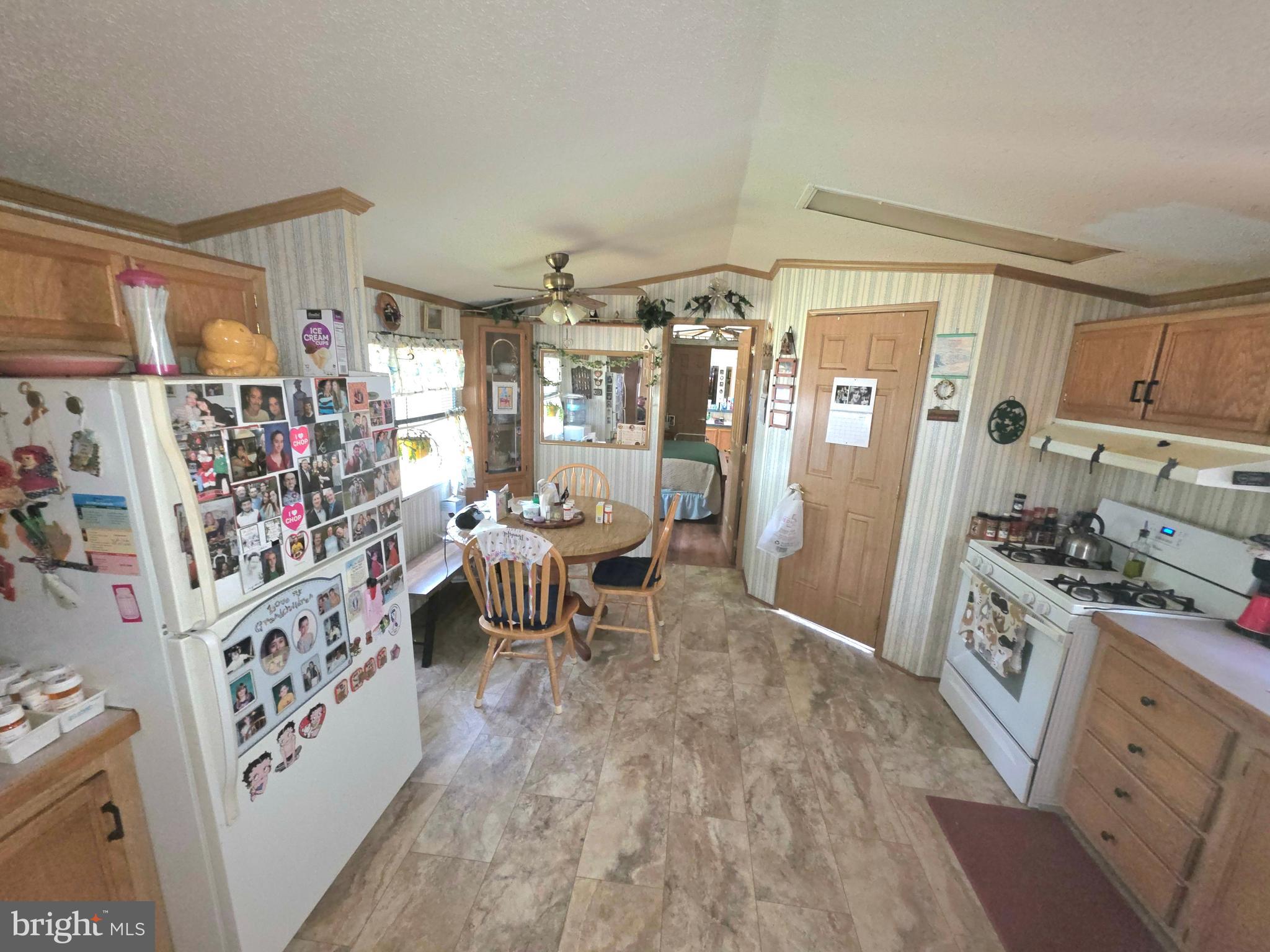 207 N LAKE DRIVE