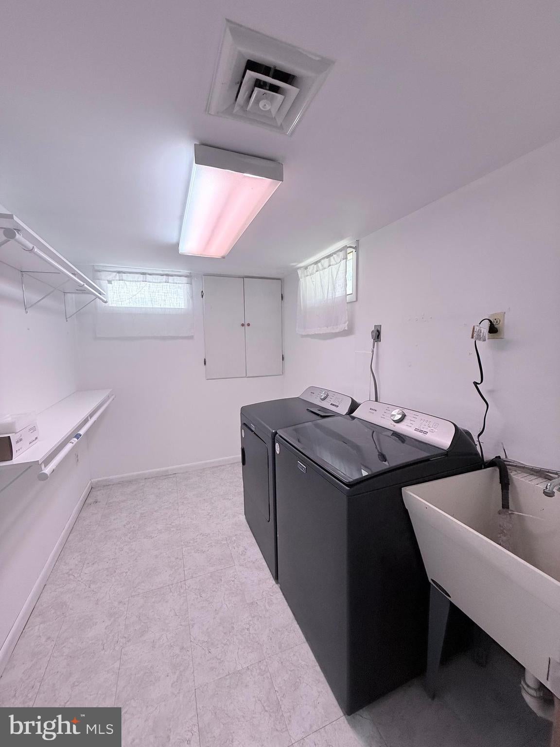 25 GREENVIEW AVENUE BASEMENT