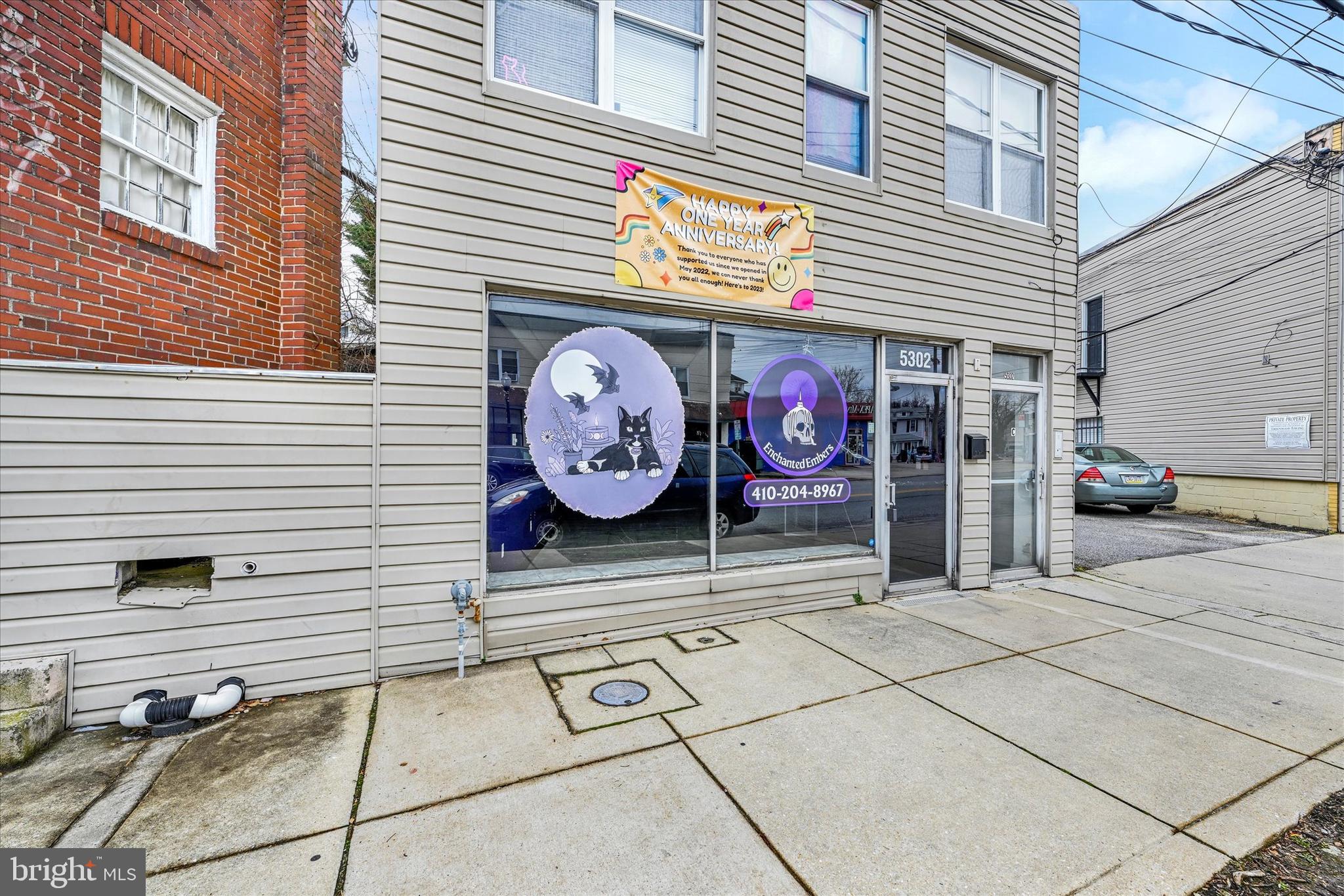 ARBUTUS TERRACE - Commercial Lease