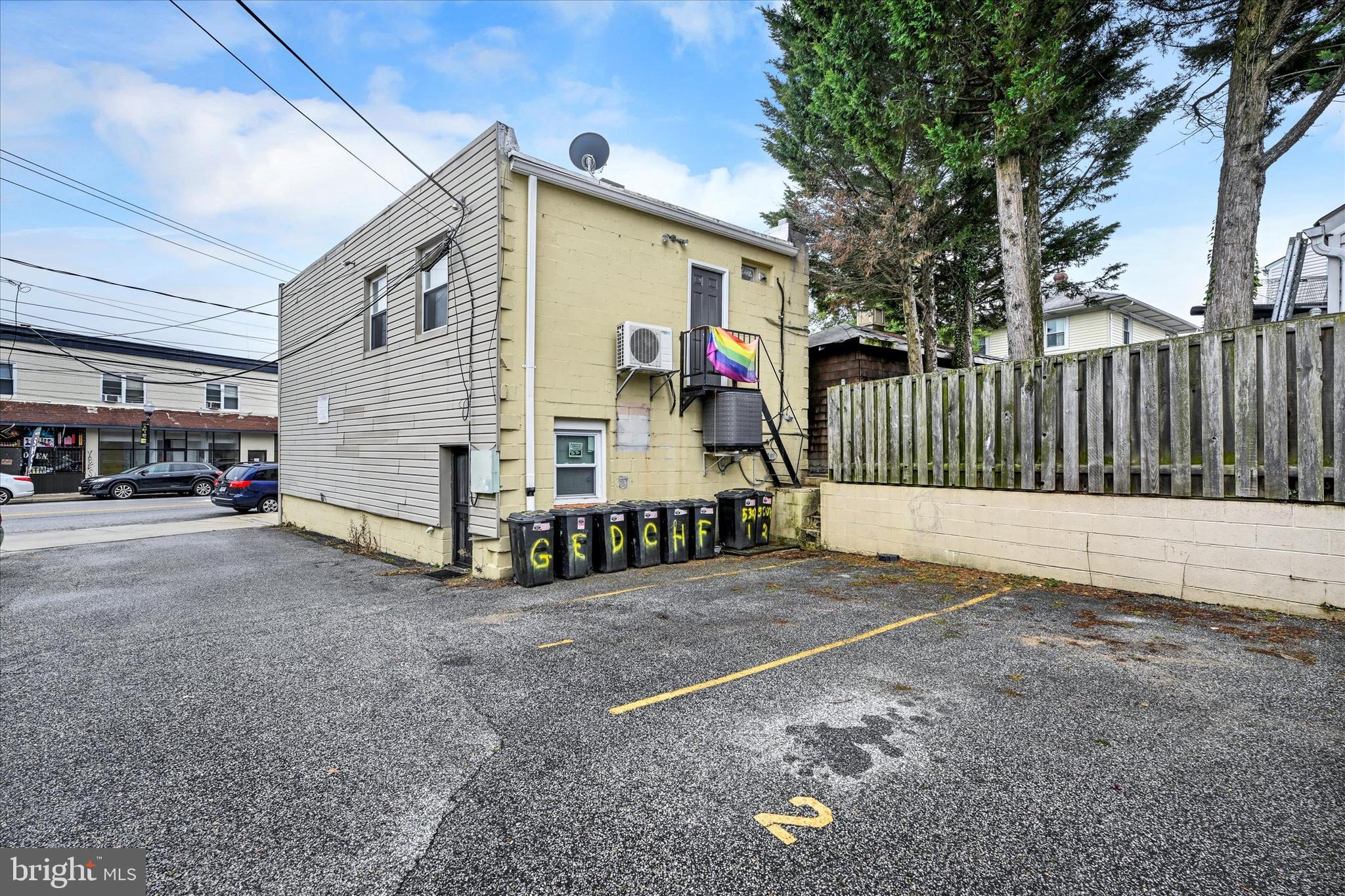 ARBUTUS TERRACE - Commercial Lease