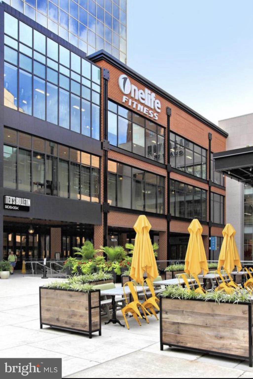 ARLINGTON OAKS - Residential Lease