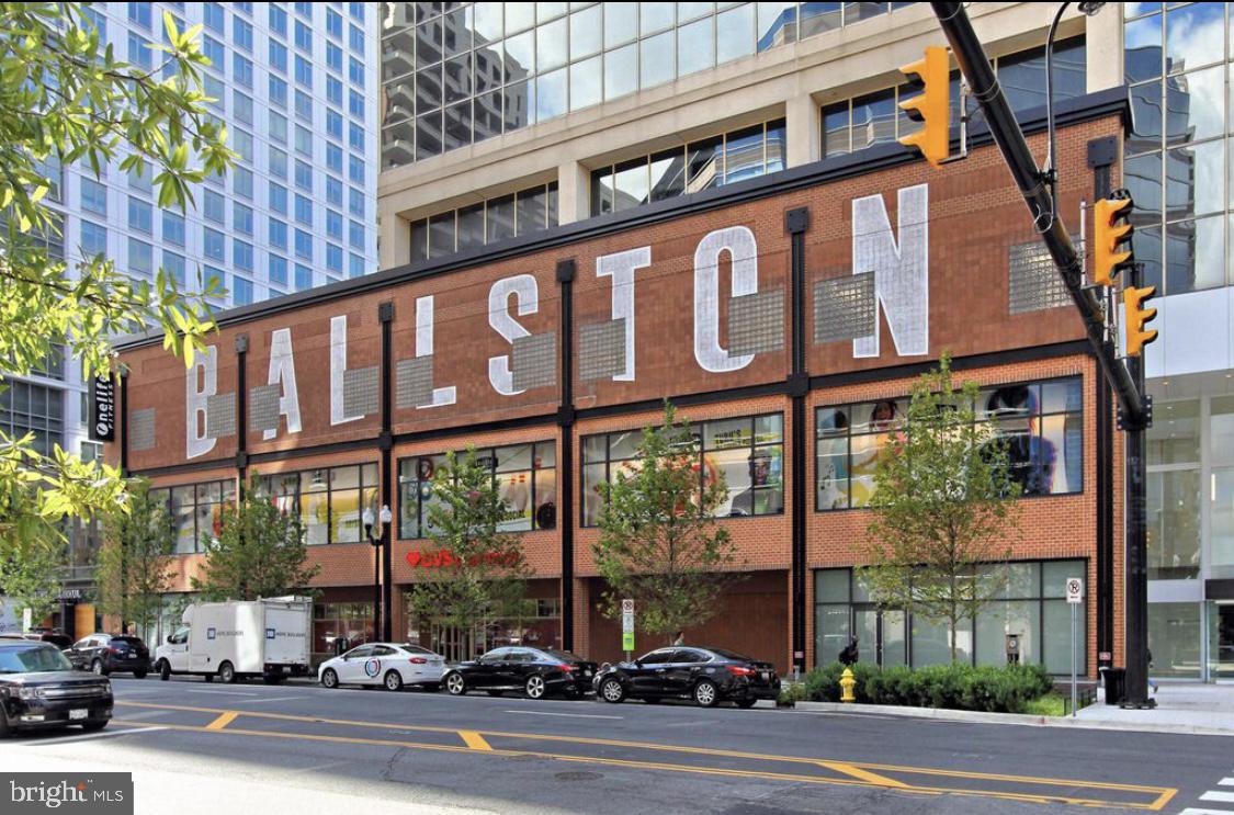 ARLINGTON OAKS - Residential Lease