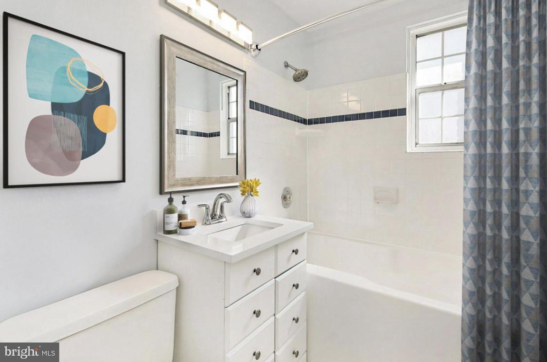 ARLINGTON OAKS - Residential Lease