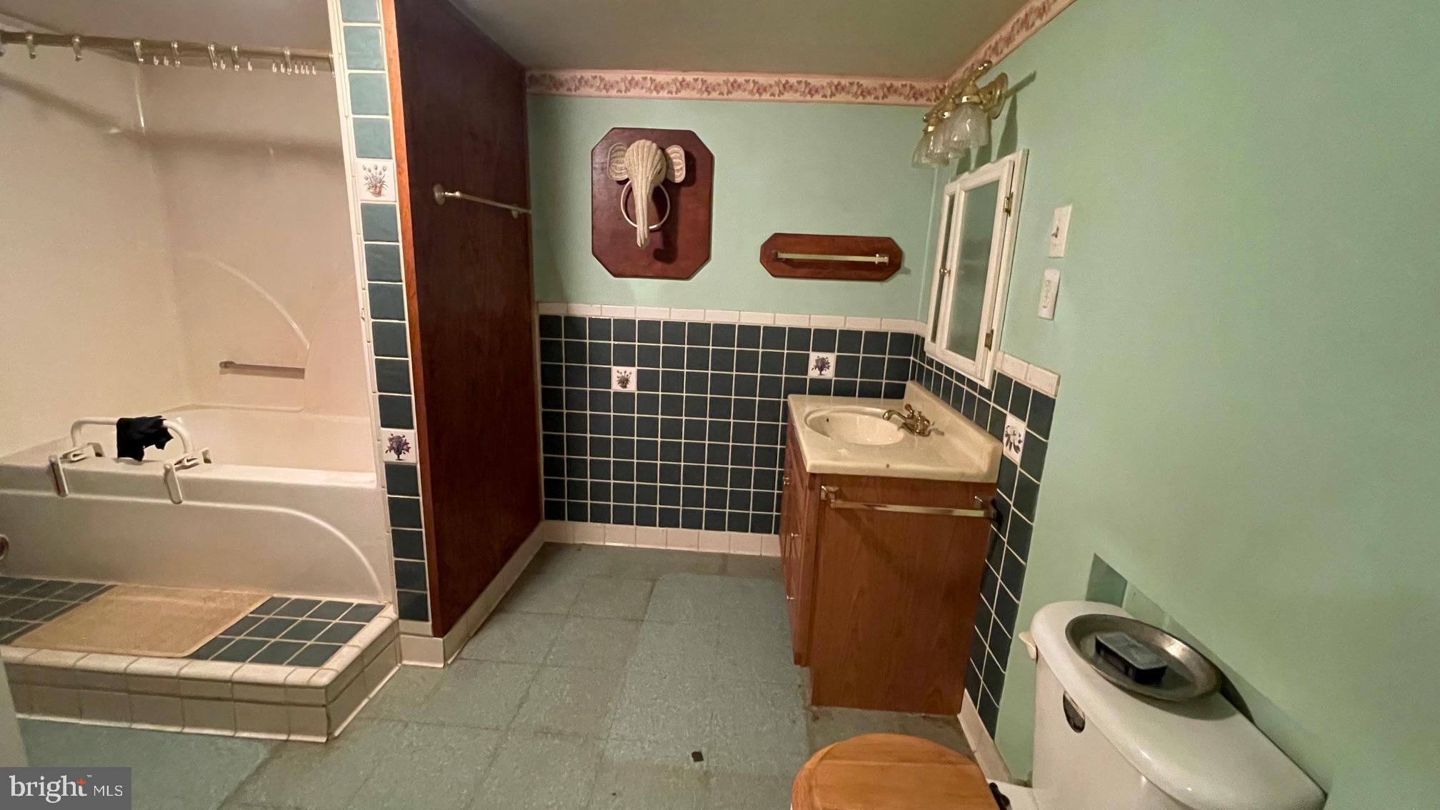 RIO HILL - Residential