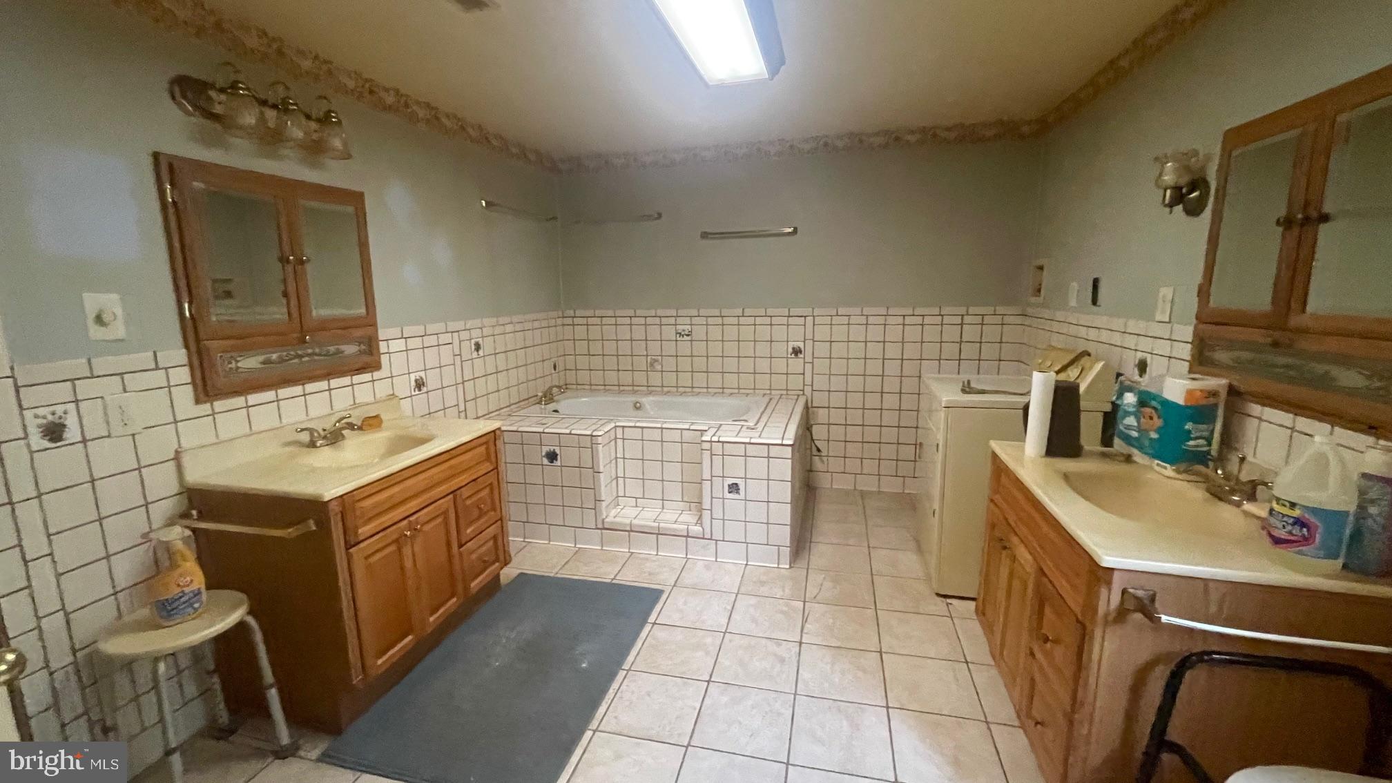 RIO HILL - Residential