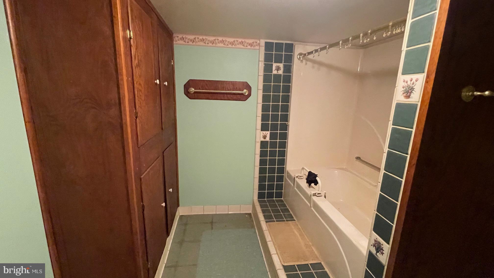 RIO HILL - Residential