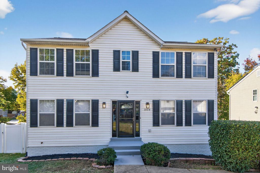 Photo of 1004 Minna Avenue, CAPITOL HEIGHTS, MD 20743 (MLS # MDPG2179636)