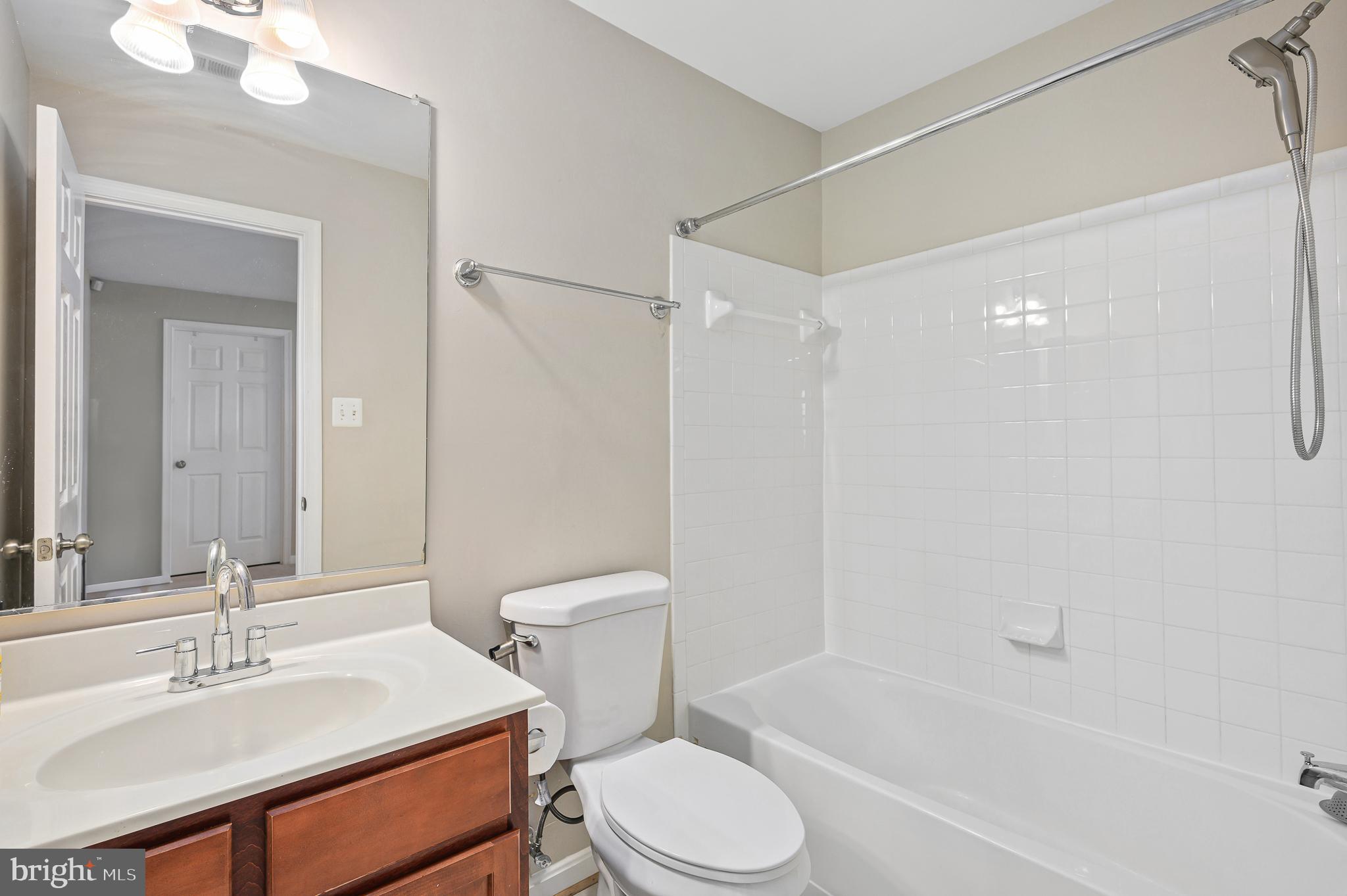 POTOMAC CROSSING - Residential