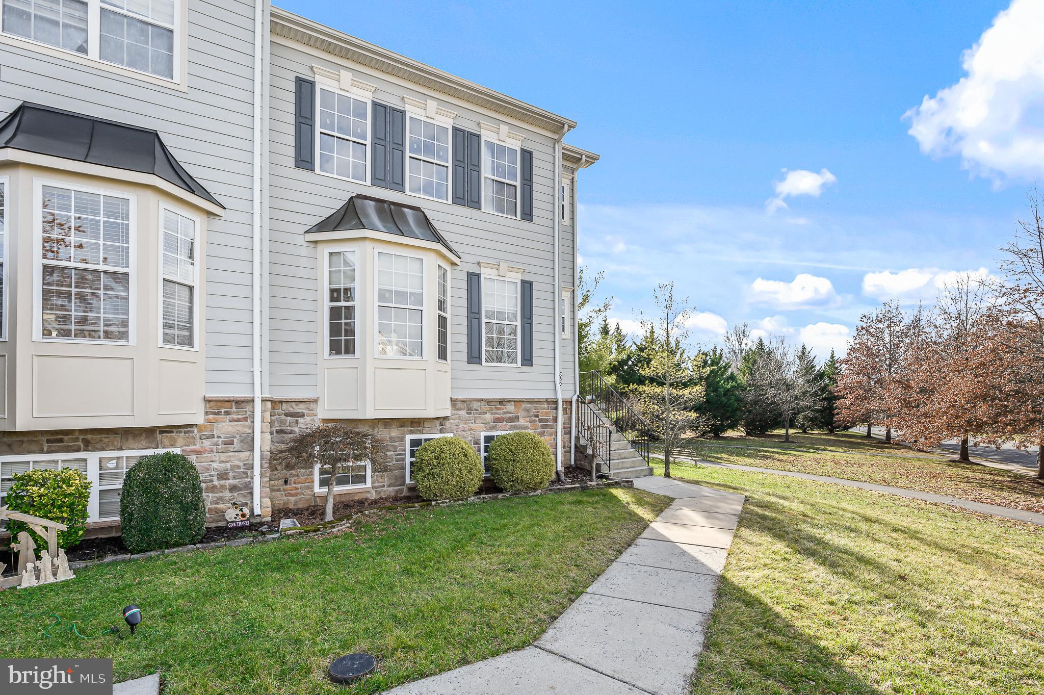 POTOMAC CROSSING - Residential