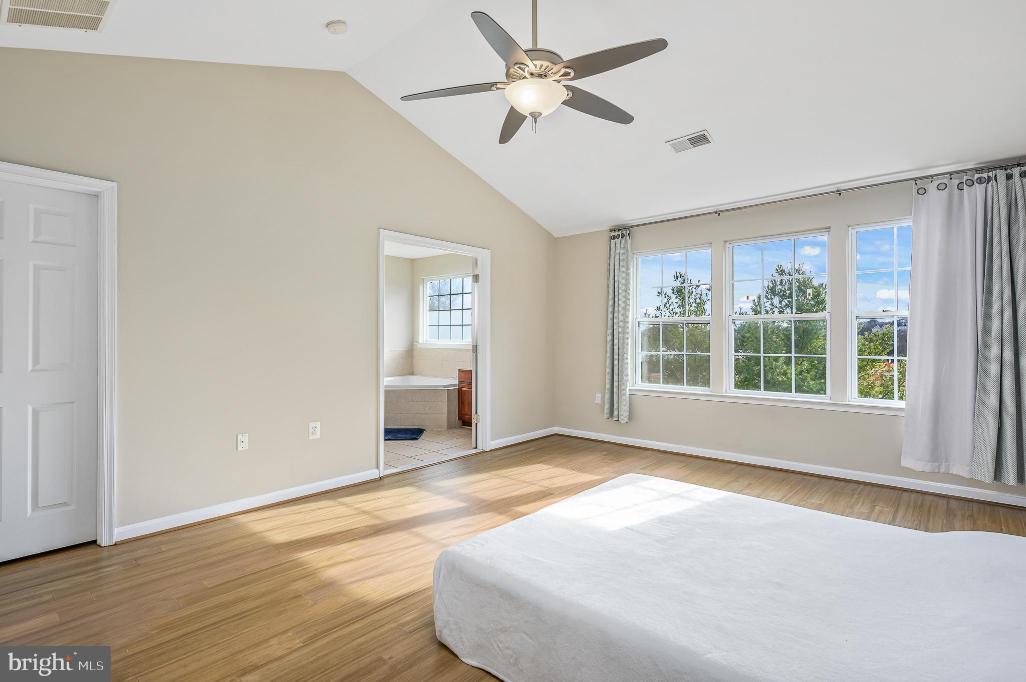 POTOMAC CROSSING - Residential