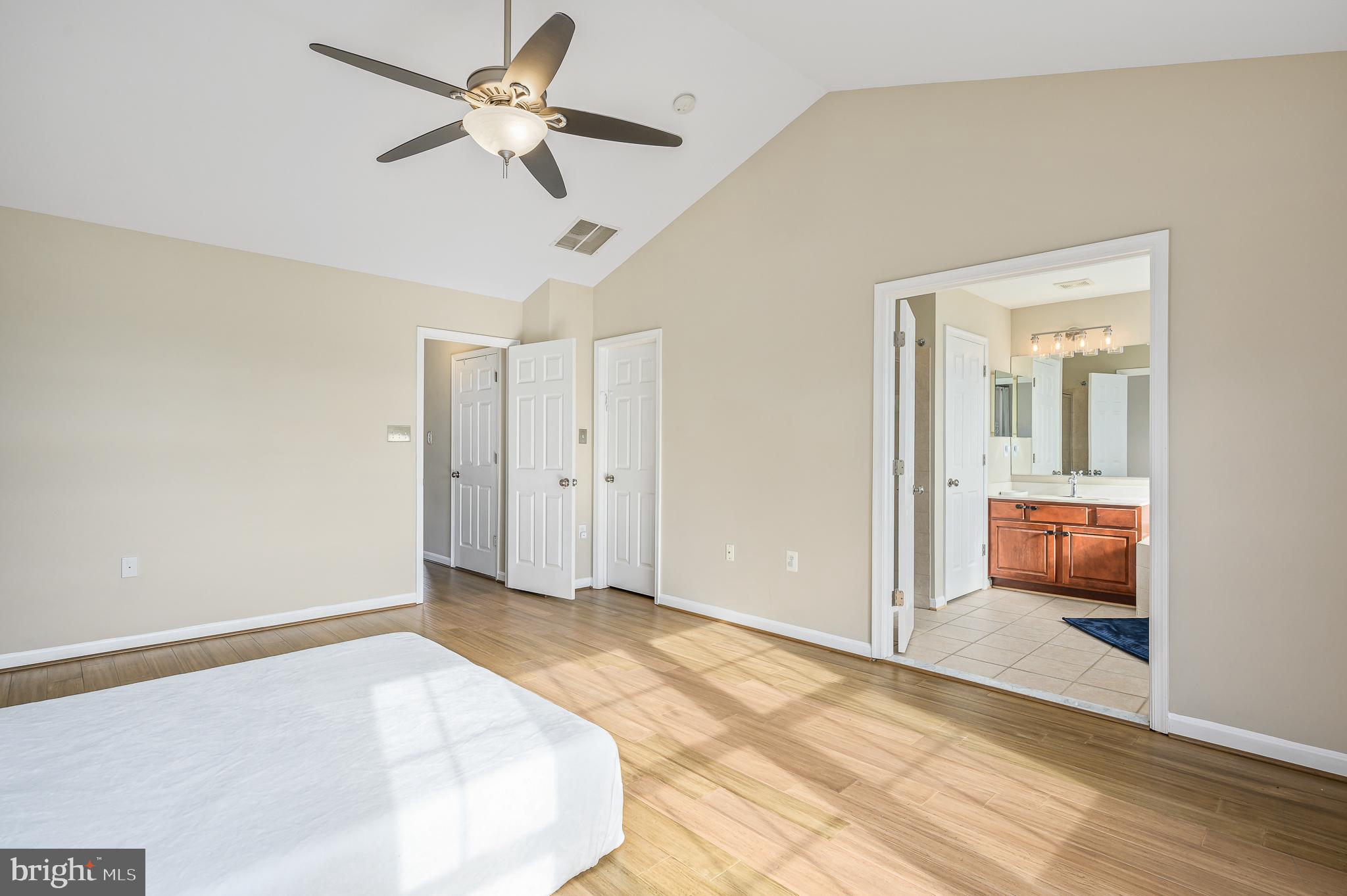 POTOMAC CROSSING - Residential