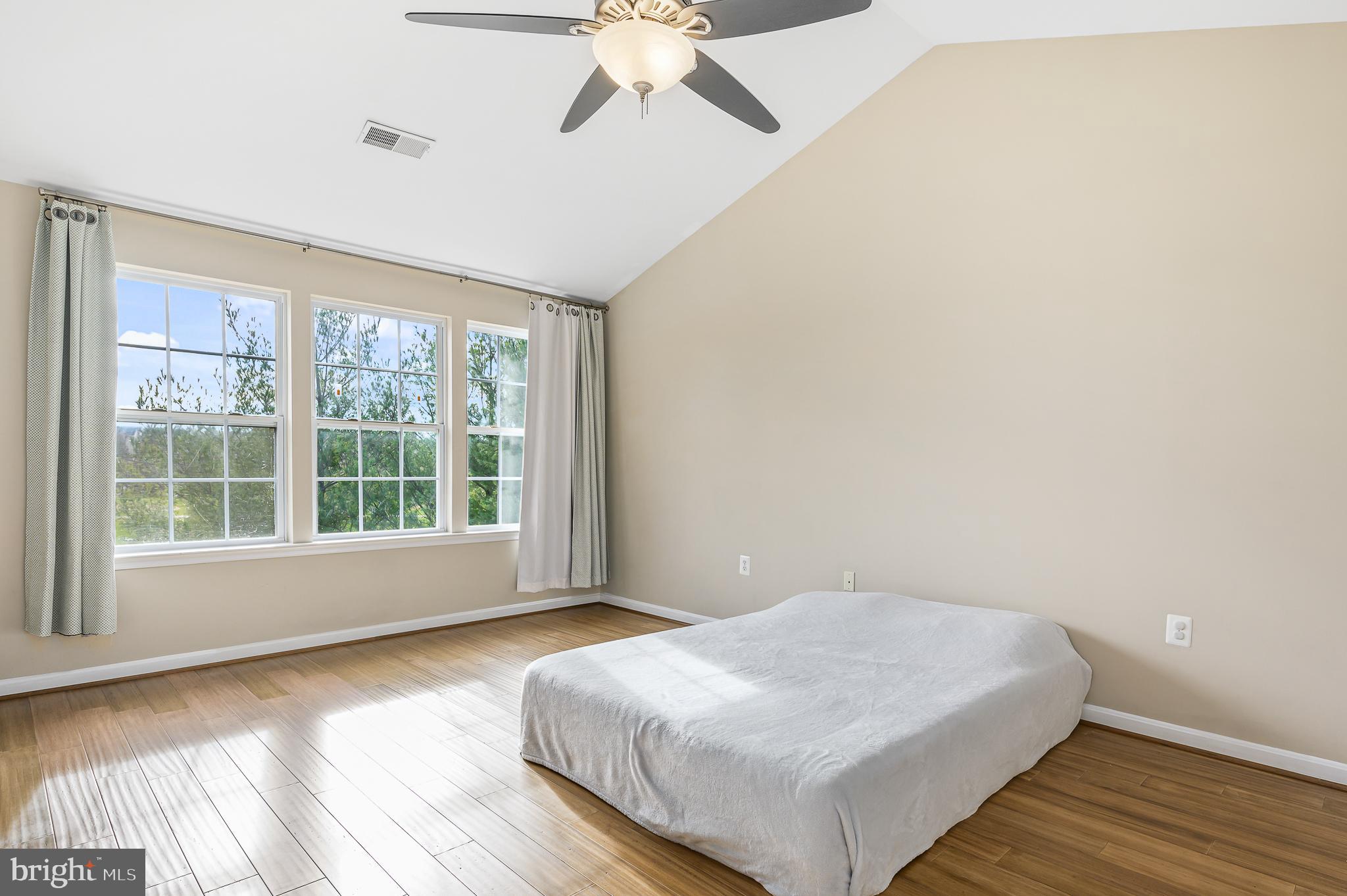 POTOMAC CROSSING - Residential